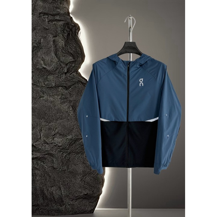 <p>On Weather Jacket Insulated 輕量外套</p>