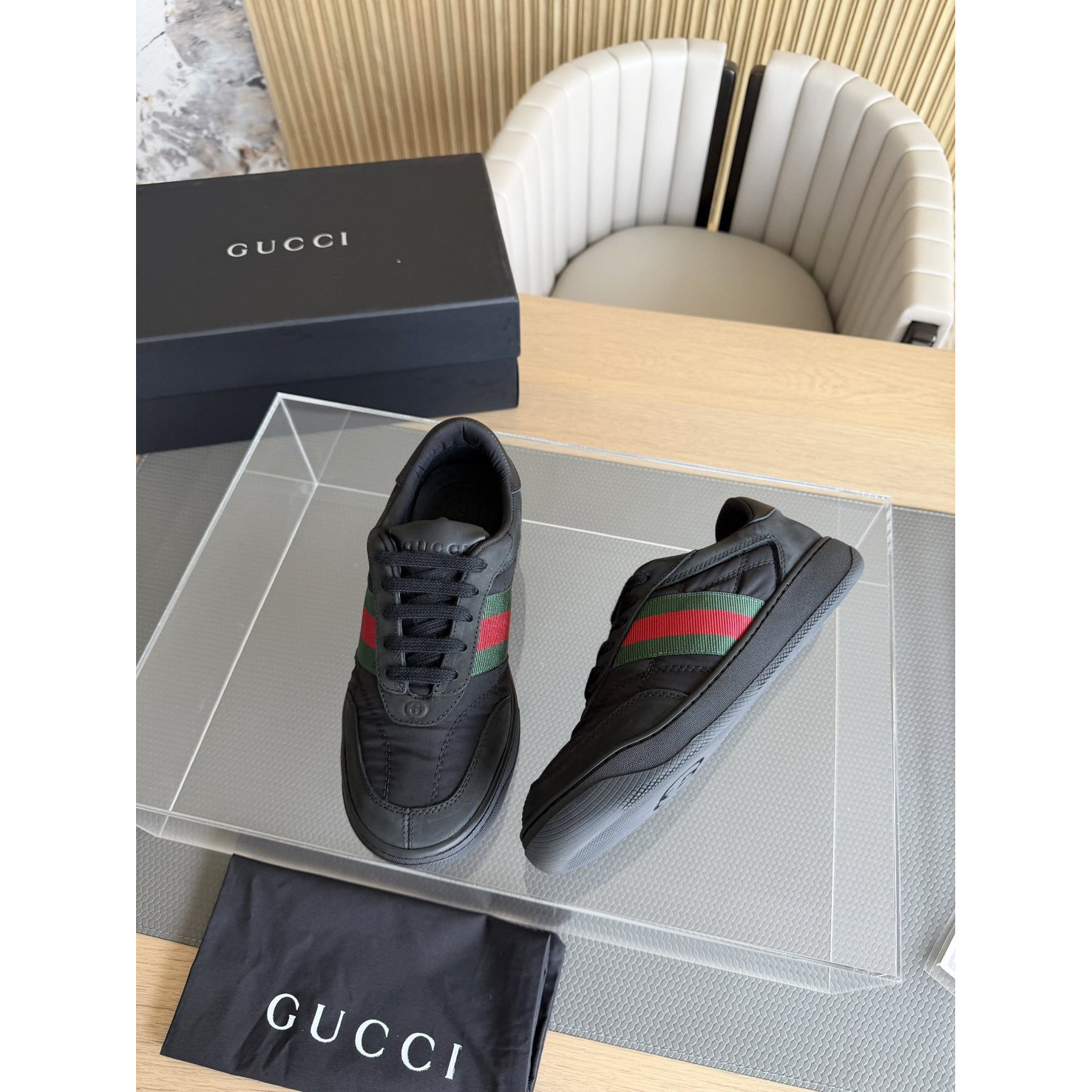 <p>GUCCI 休閒鞋(黑)</p>