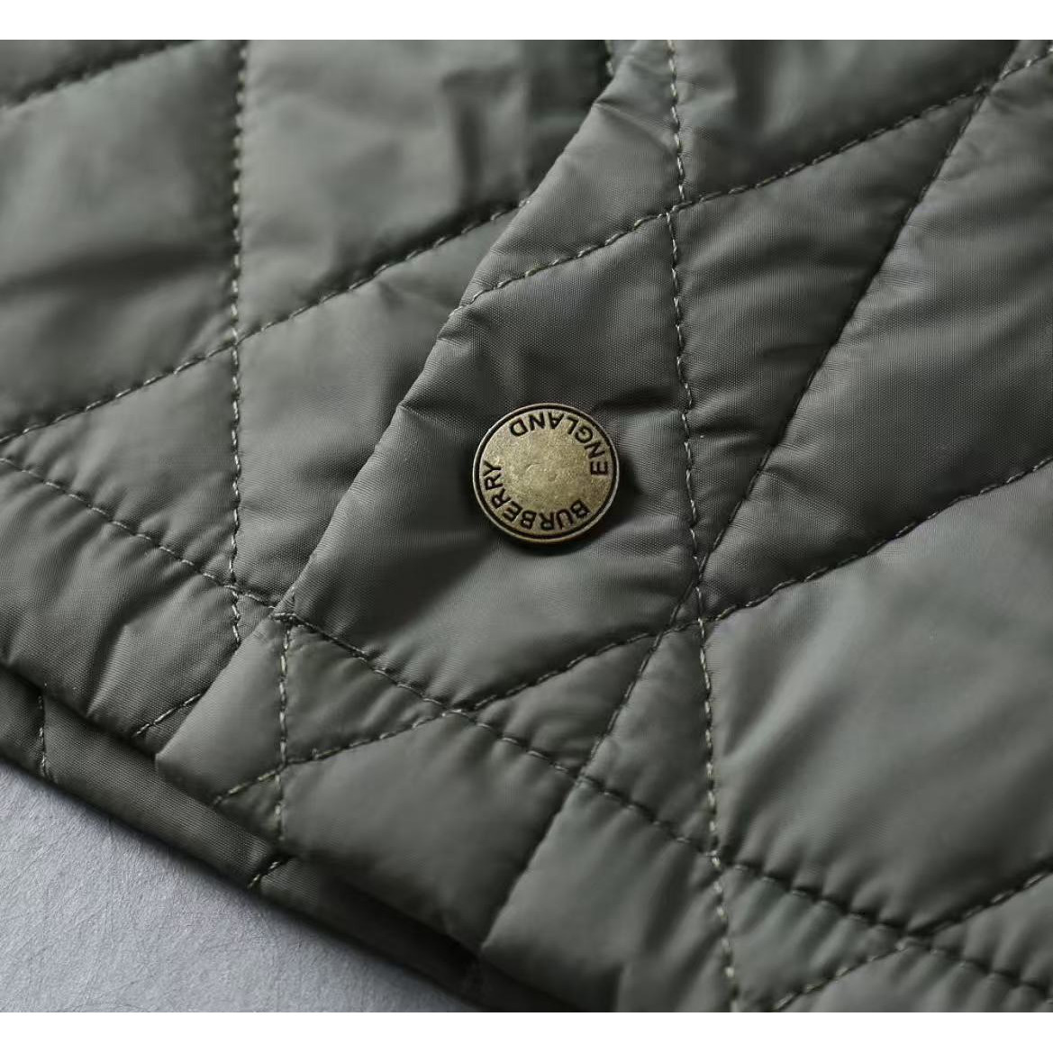<p>BURBERRY 加厚棉服外套(綠)</p>