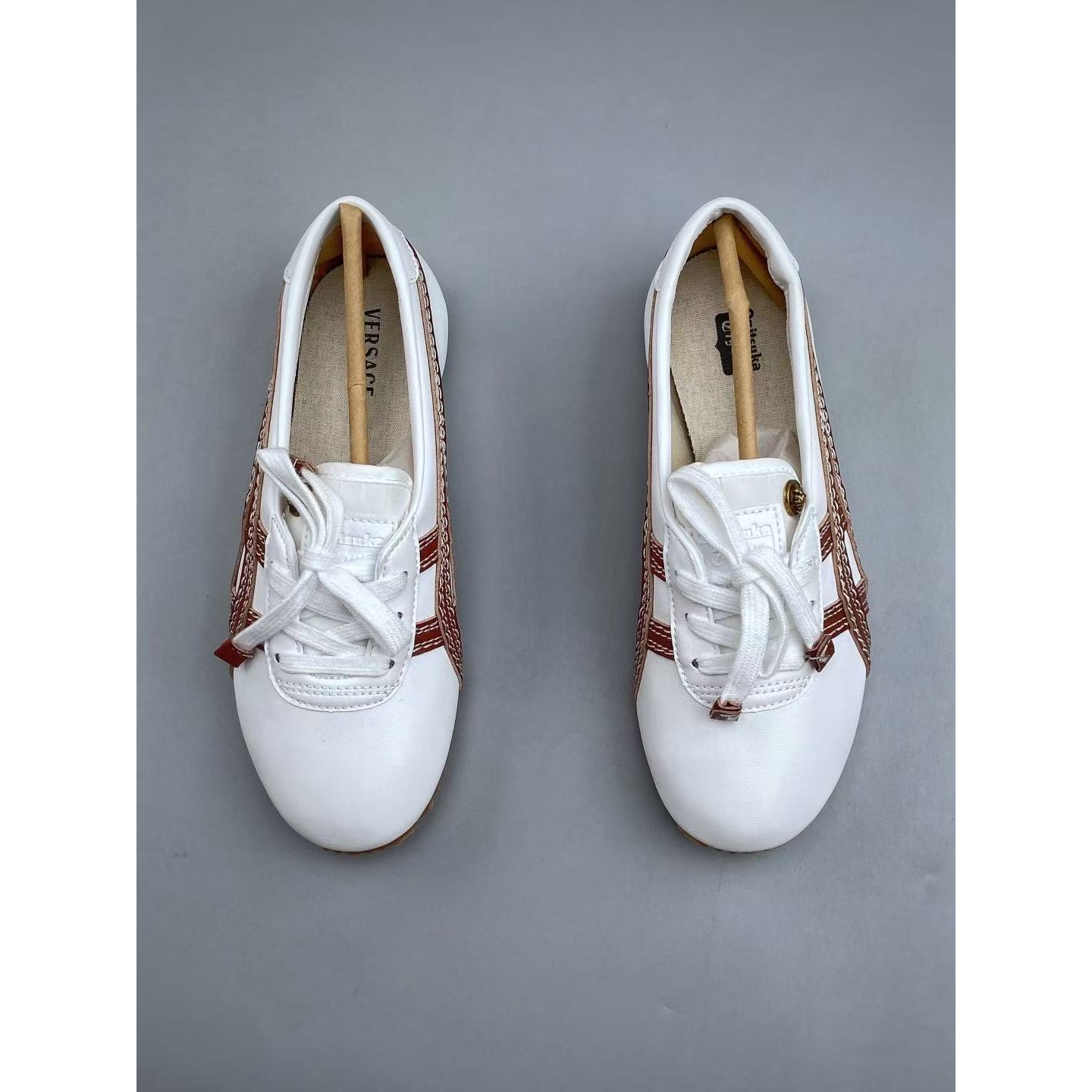 <p>Versace x Onitsuka Tiger 低帮休闲鞋(白)</p>