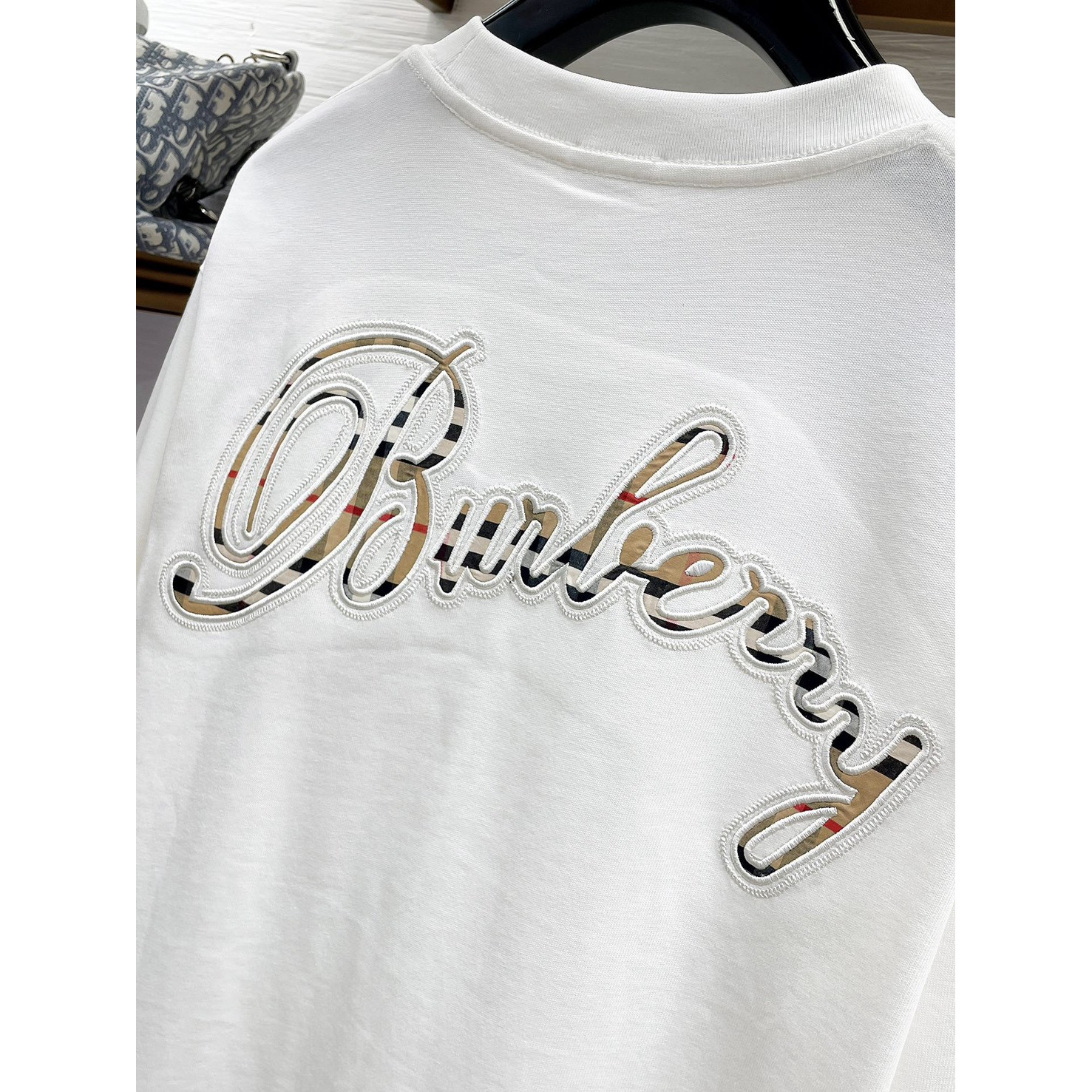 <p>BURBERRY 长袖T恤(白)</p>
