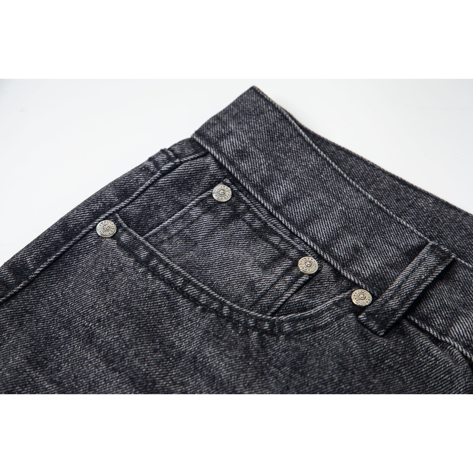 <p>CHROME HEARTS 铆钉款工装牛仔裤(1761#)</p>