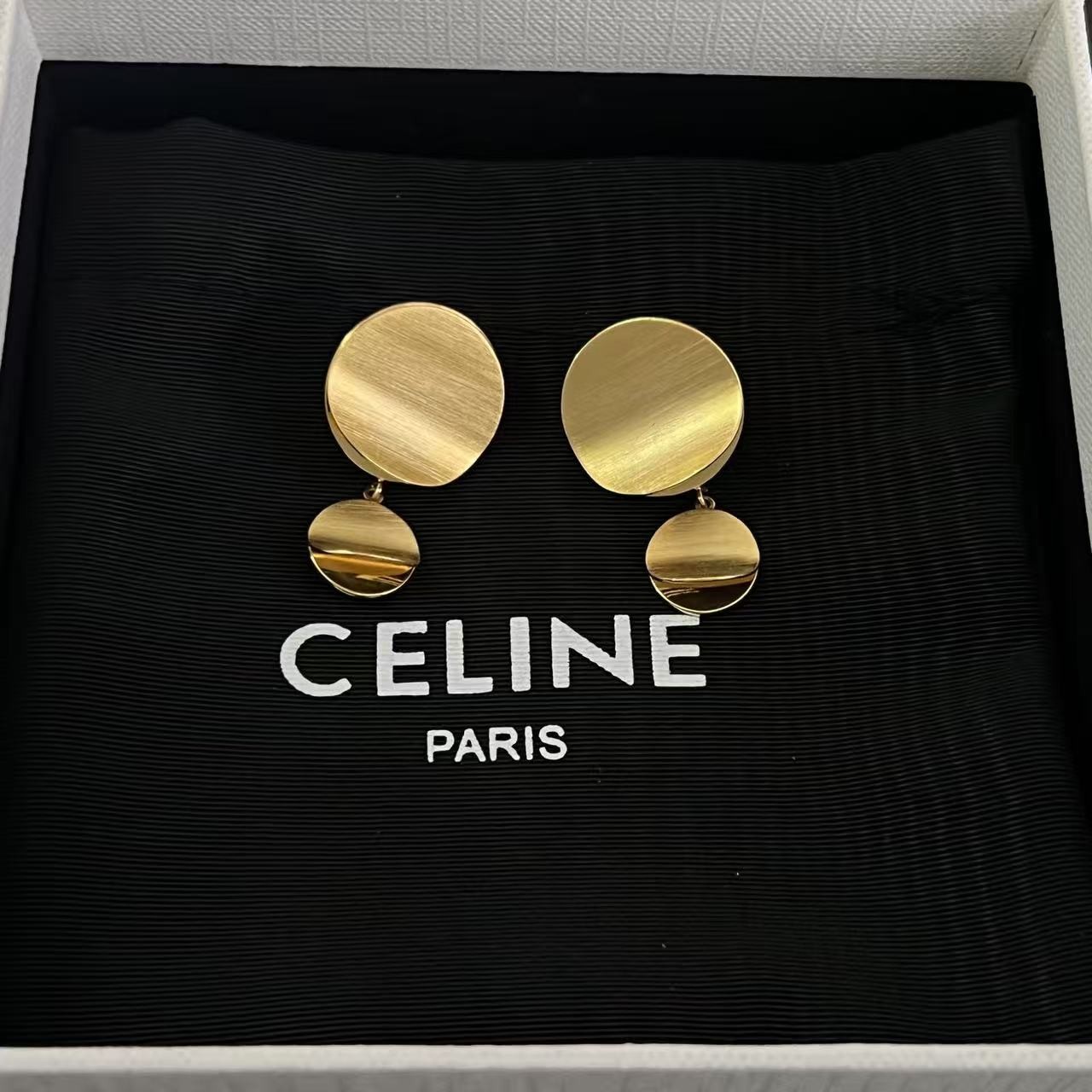 <p>Celine 耳钉</p>