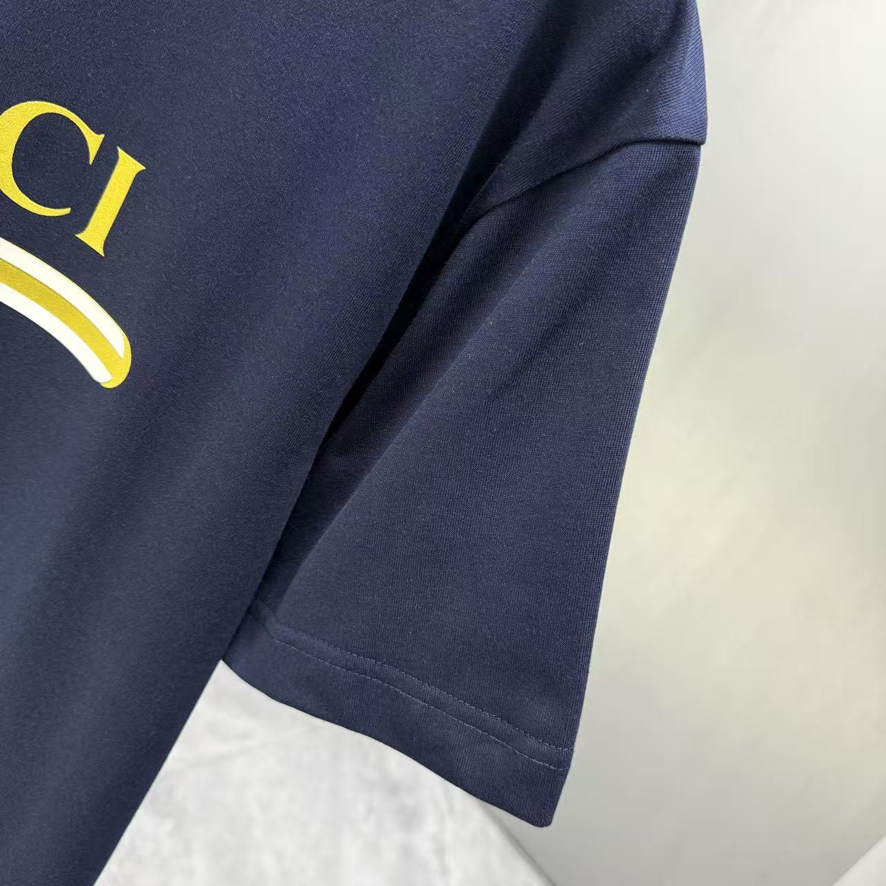<p>GUCCI 短袖T恤(深藍)</p>