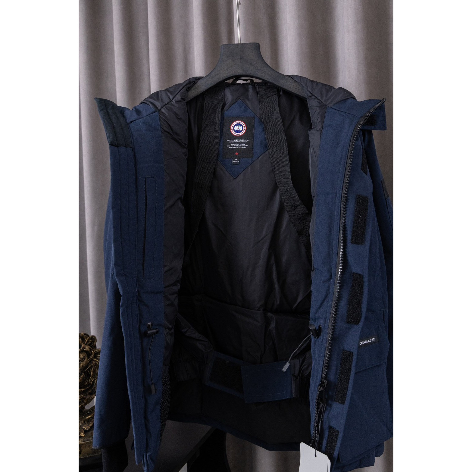 <p>Canada Goose 顶级狼毛Expedition 08款 4660M 远征派克羽绒服(宝蓝)</p>