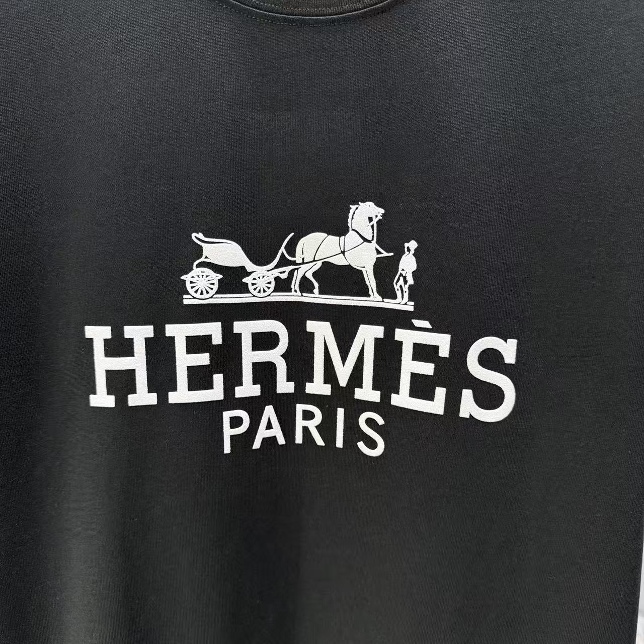 <p>HERMES 短袖T恤(黑)</p>