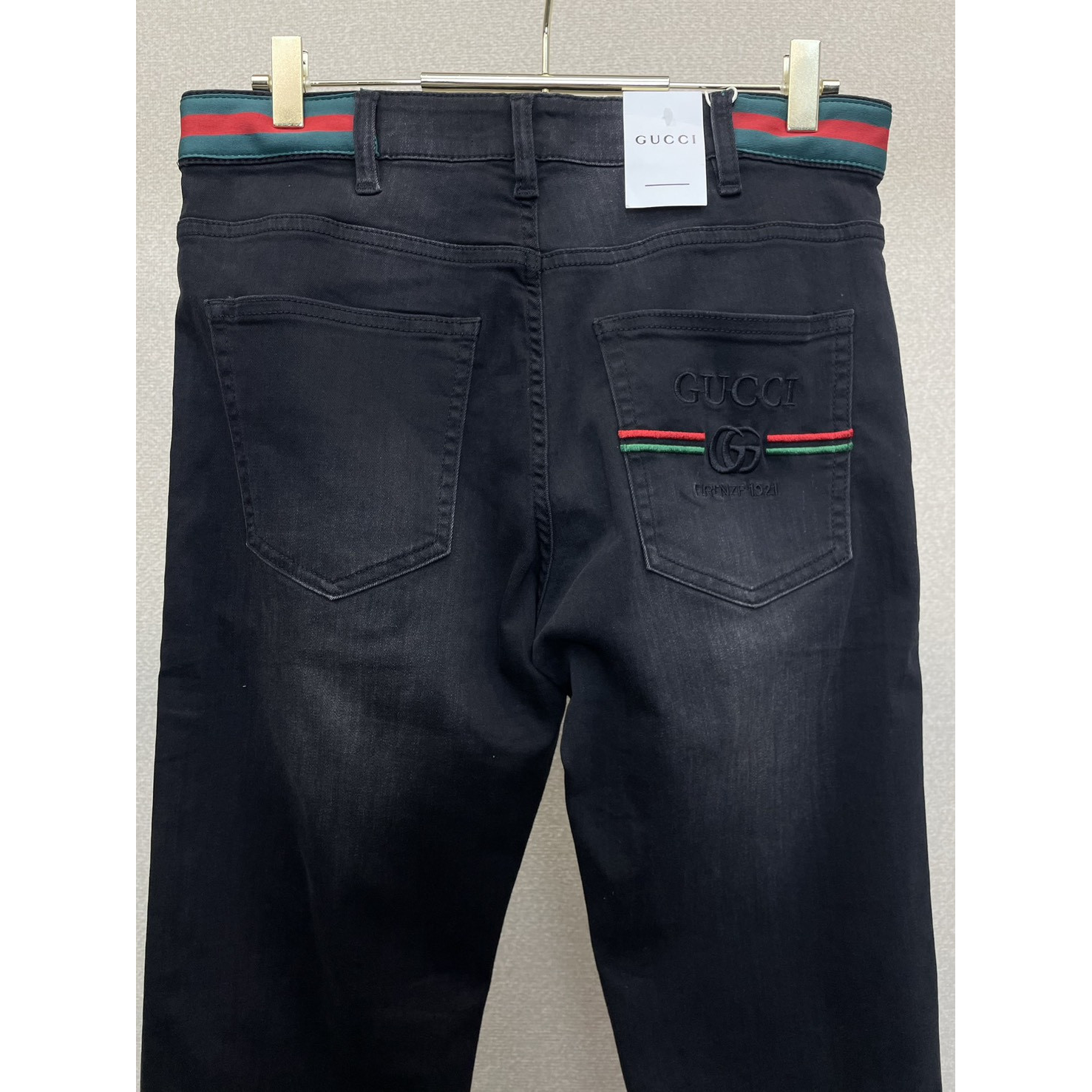 <p>GUCCI&nbsp;休闲牛仔裤</p>