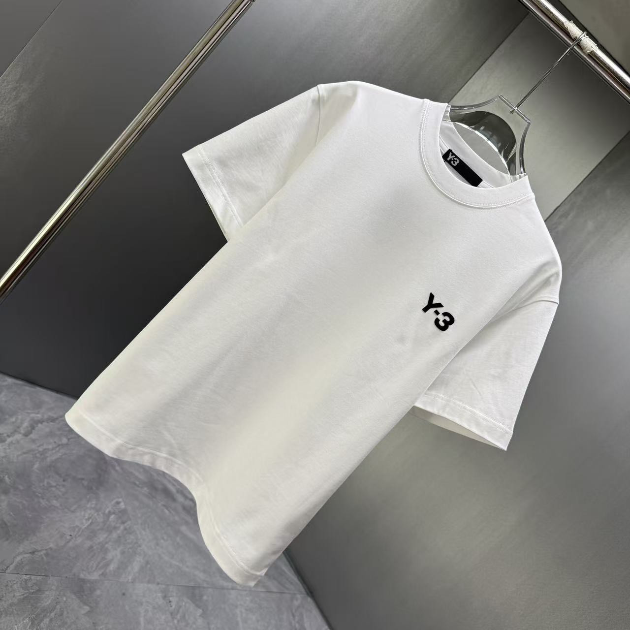 <p>Y-3 短袖T恤(白)</p>