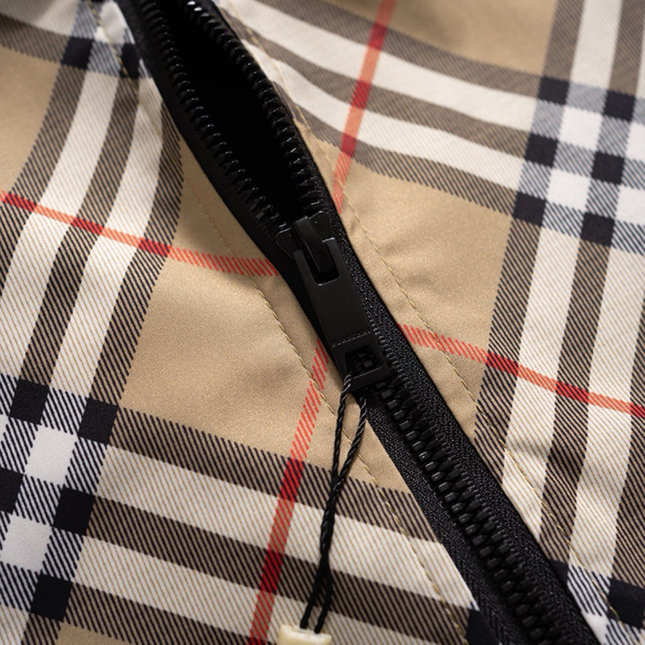 <p>Burberry 夹克外套</p>
