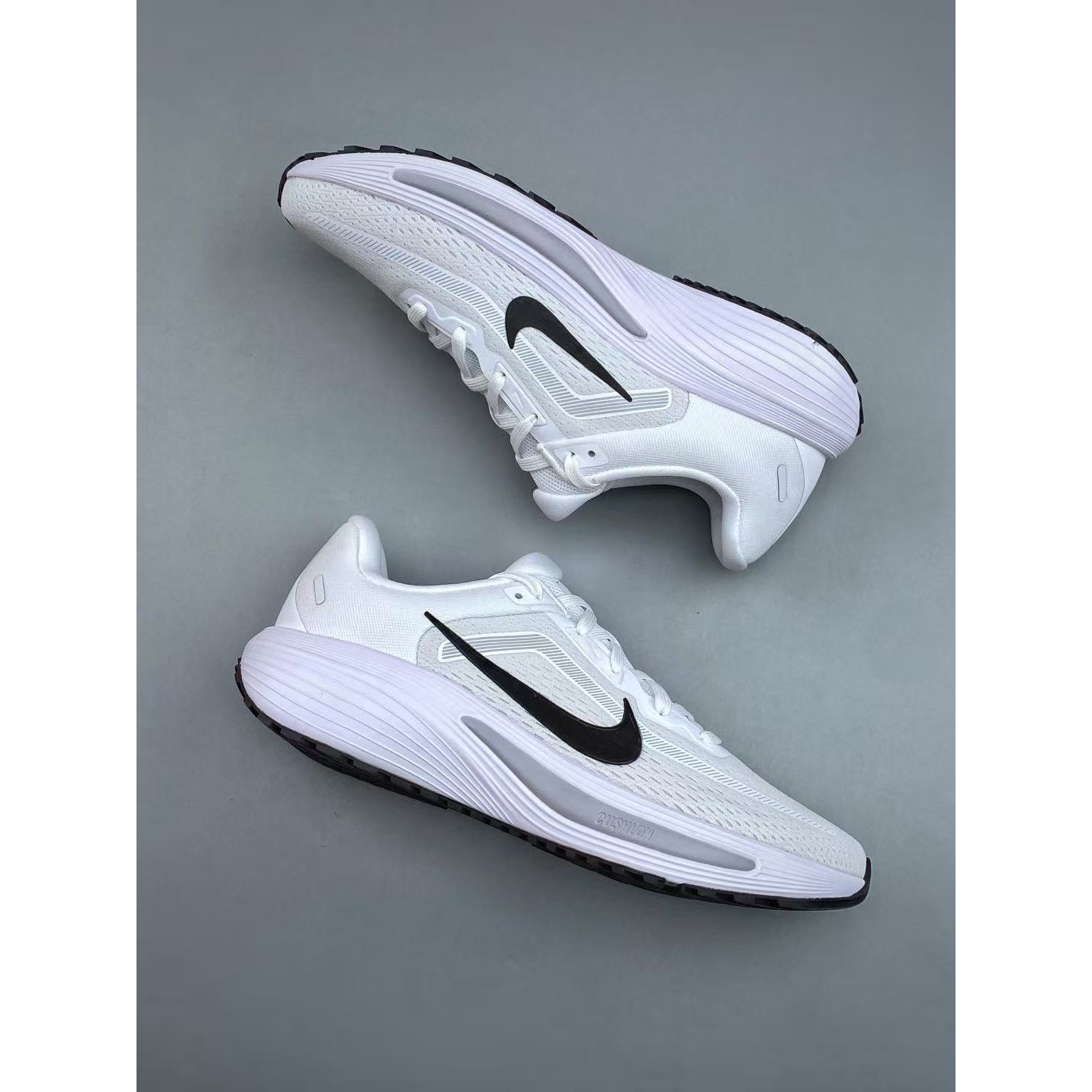 <p>Nike Quest 7 休闲慢跑鞋(白)</p>