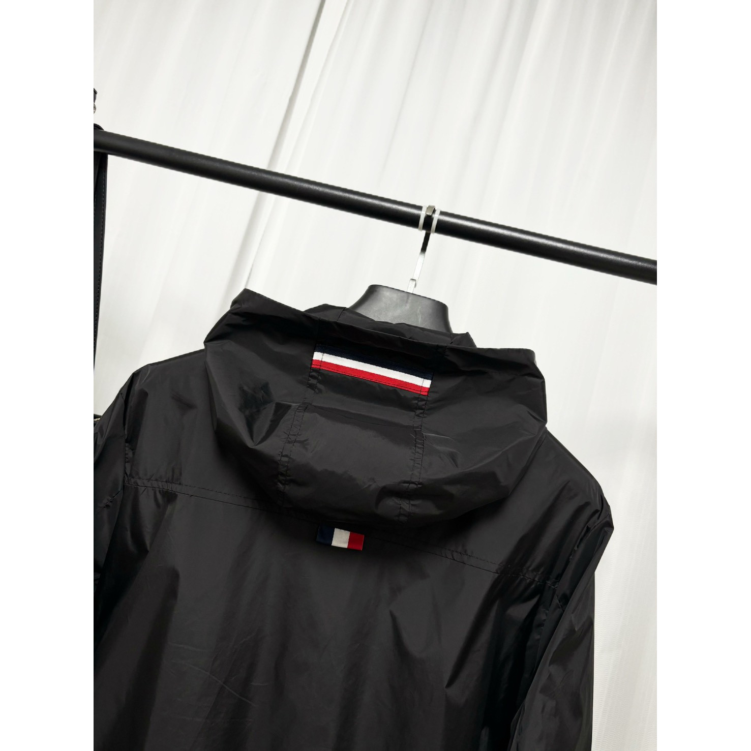 <p>Moncler 夹克外套</p>

<p>&nbsp;</p>