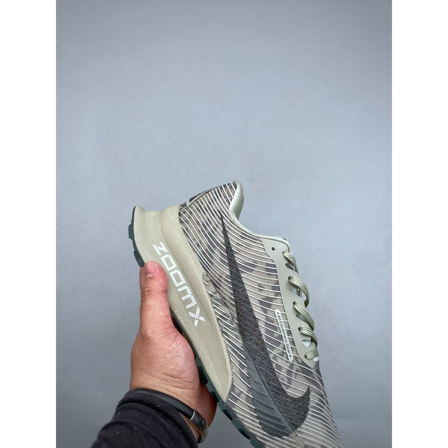 <p>Nike ACG Ultrafly Trail 耐克公路竞速缓震跑步鞋</p>