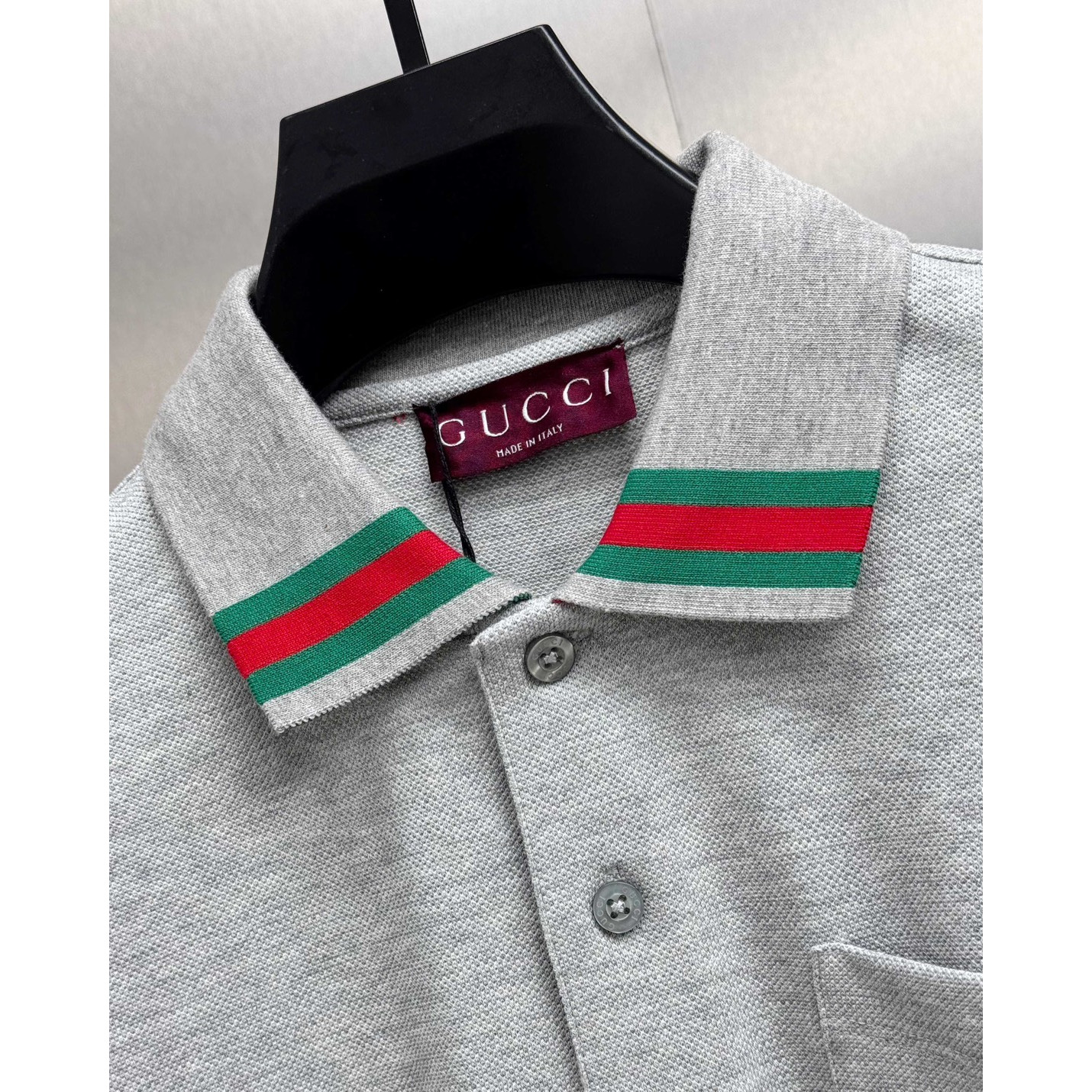 <p>GUCCI 短袖翻领polo衫(灰)</p>
