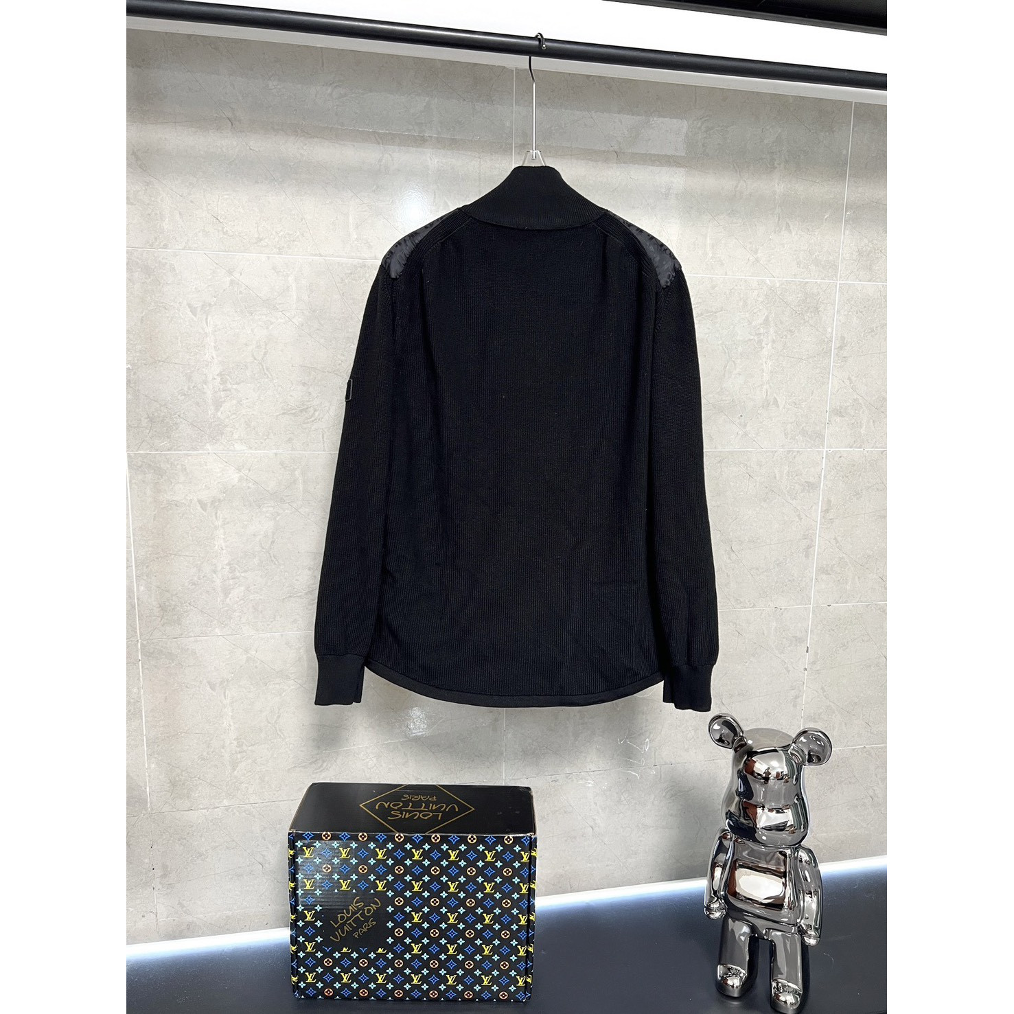 <p>Dior 经典针织羽绒款(黑色)</p>

<p>&nbsp;</p>