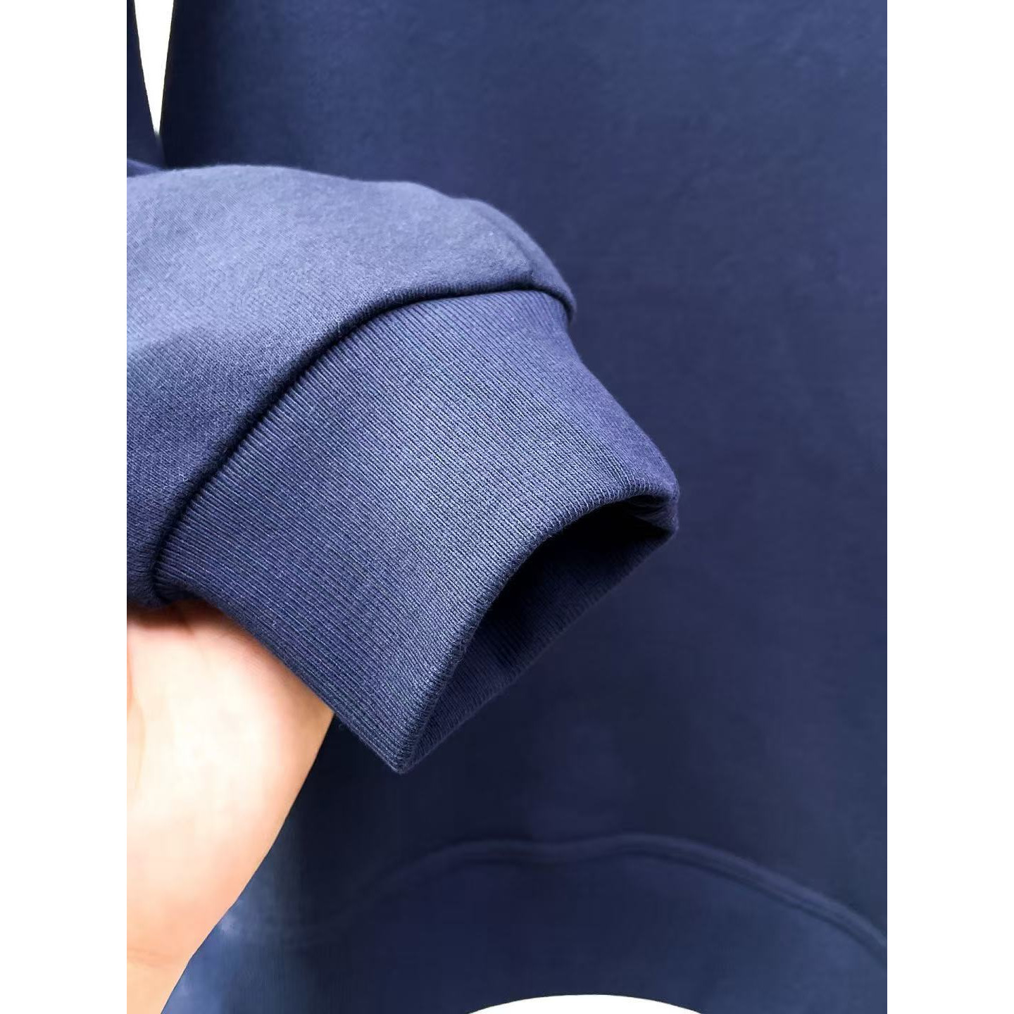 <p>BURBERRY 连帽卫衣(藍)</p>