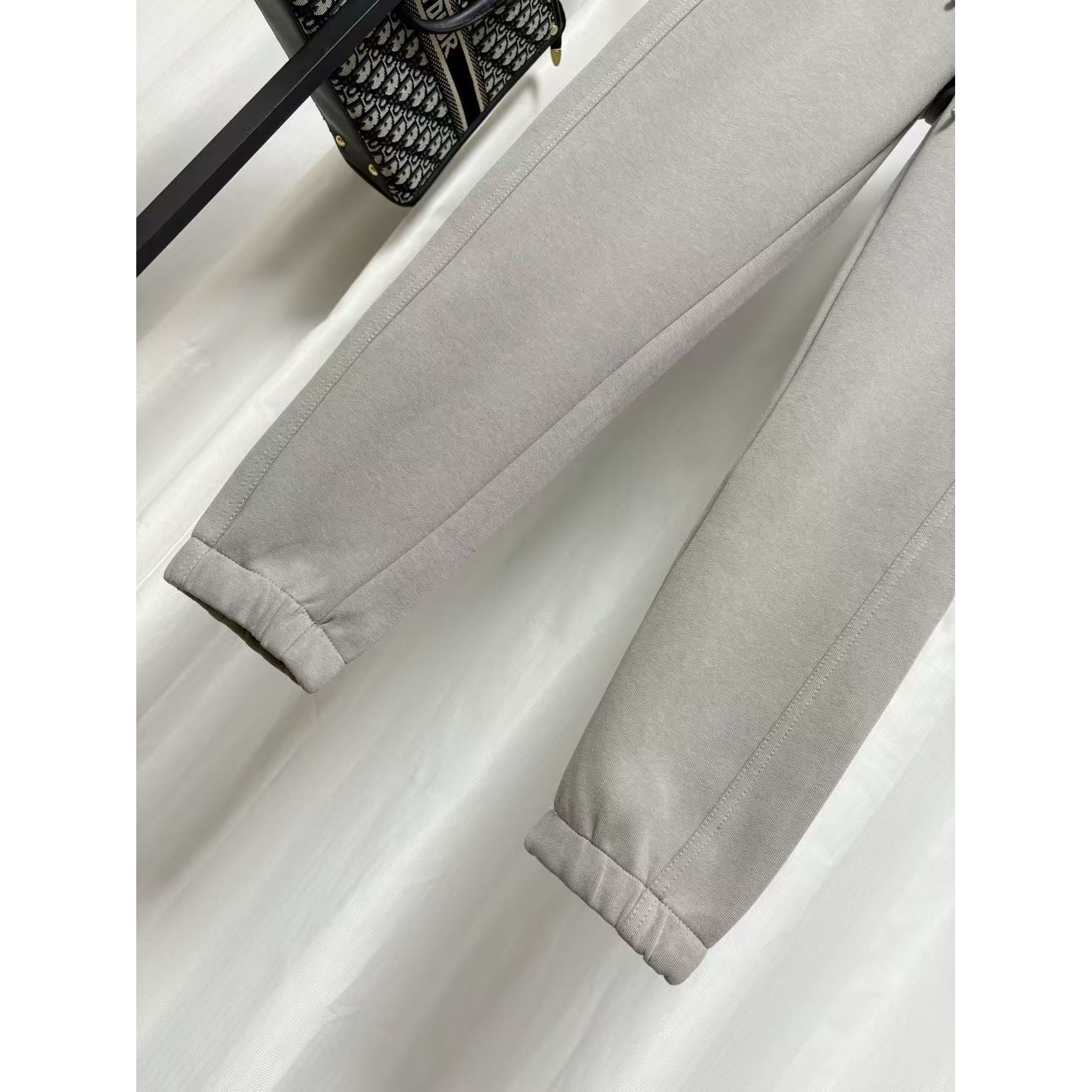 <p>Chrome Hearts 休闲长裤(灰)</p>