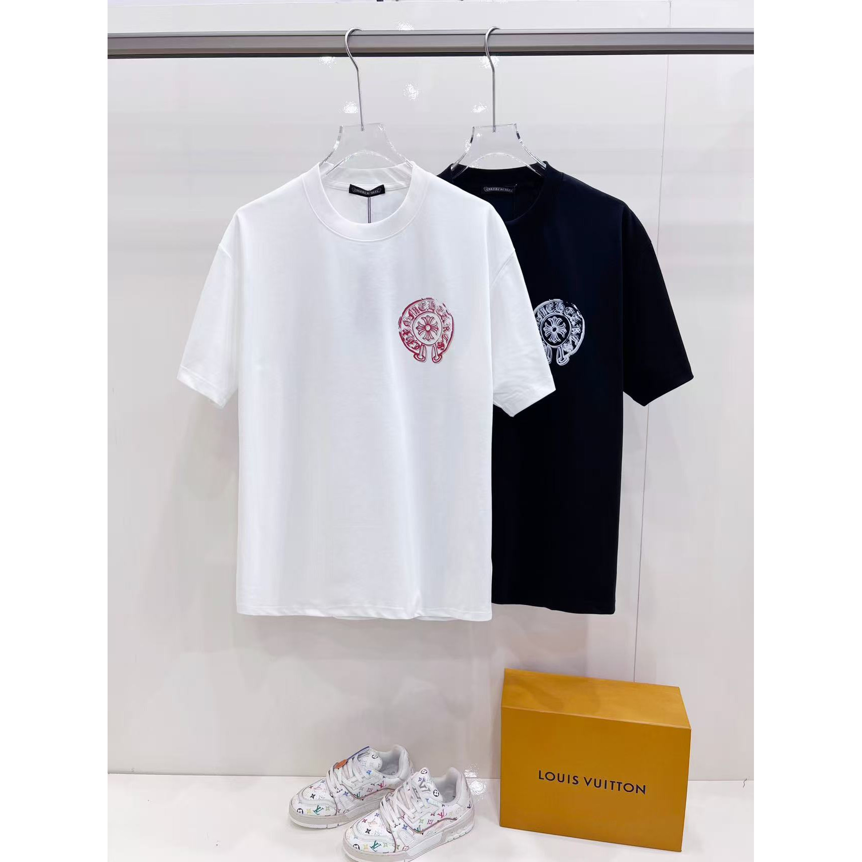 <p>CHROME HEARTS&nbsp;春夏系列短袖T恤(黑)</p>