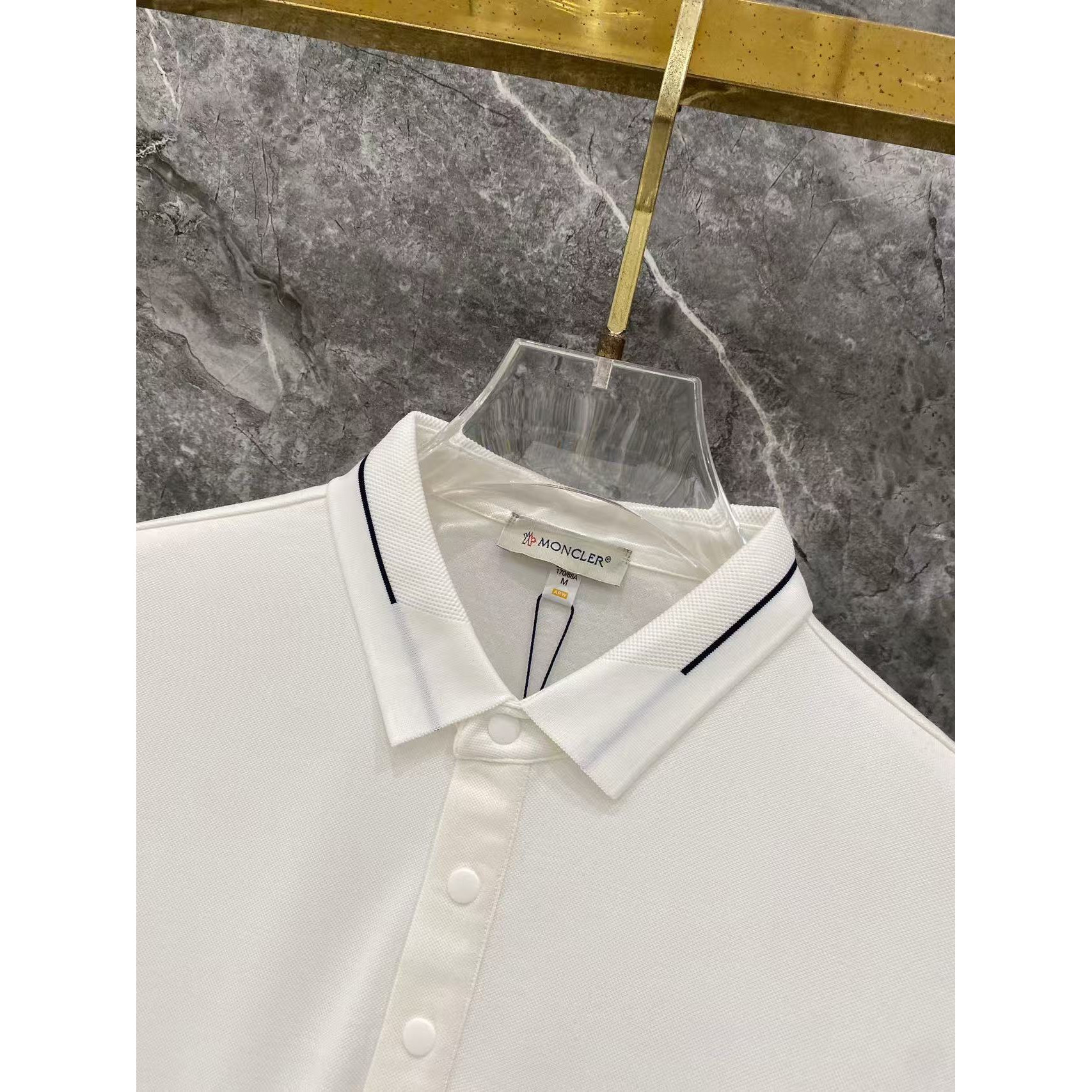 <p>MONCLER 秋冬长袖Polo(783016)</p>