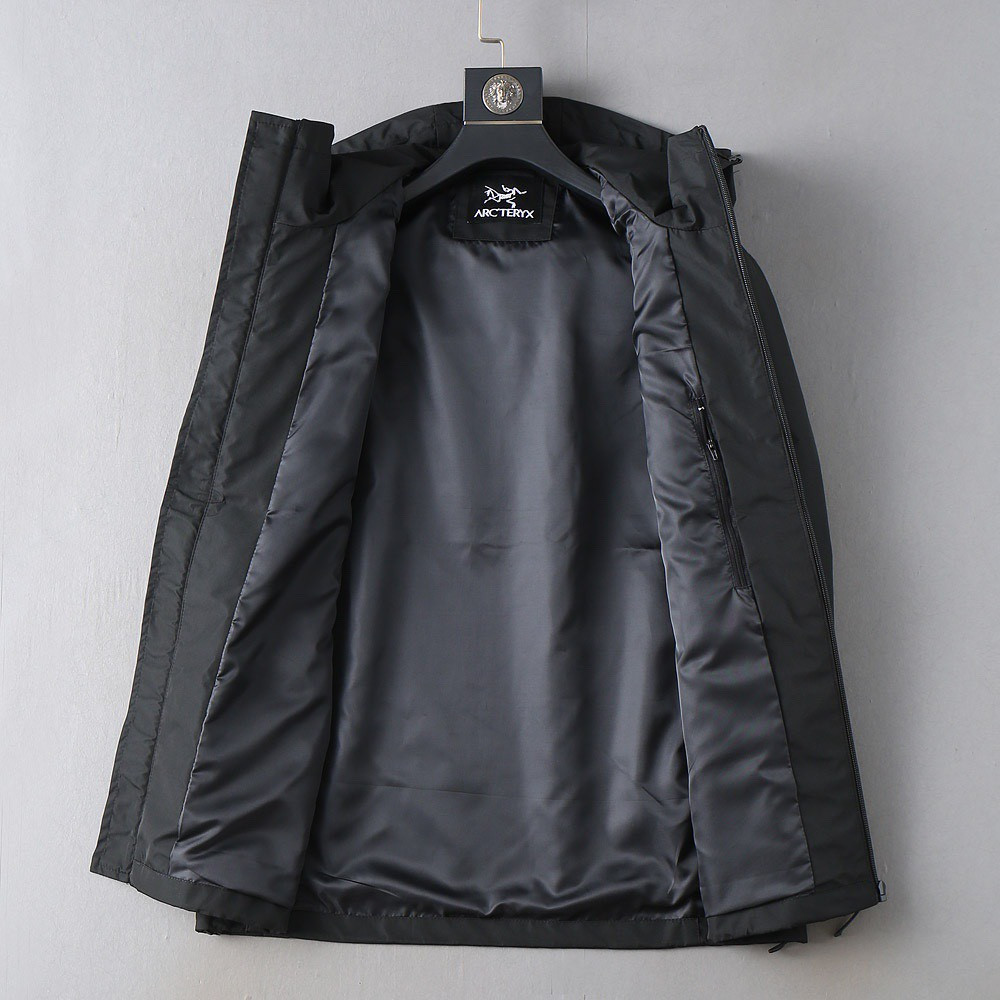 <p>Arc'teryx 新款男士夹克外套</p>