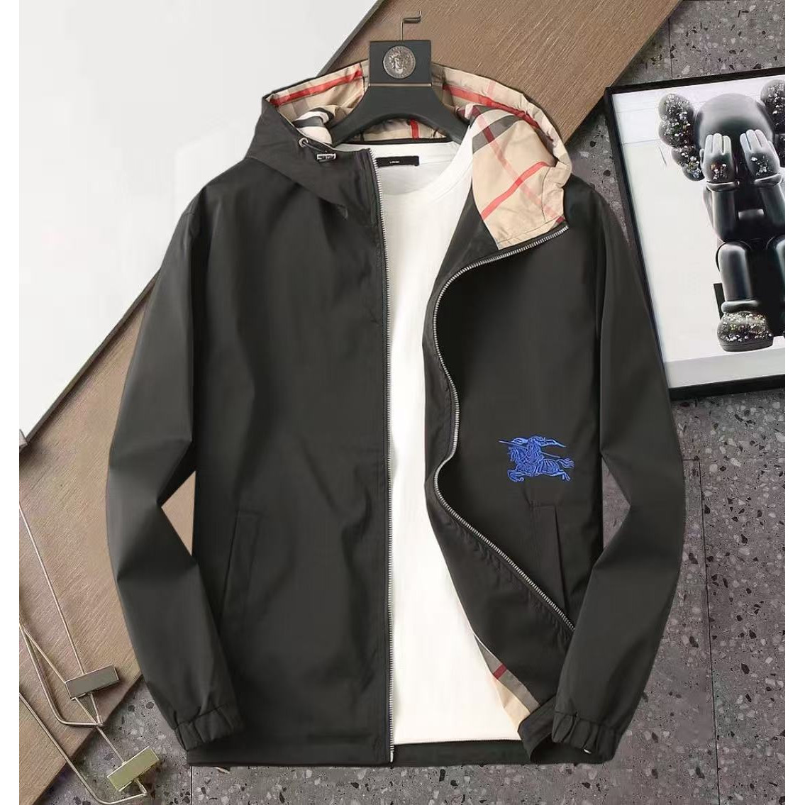 <p>BURBERRY&nbsp;男士夹克外套(800809)</p>