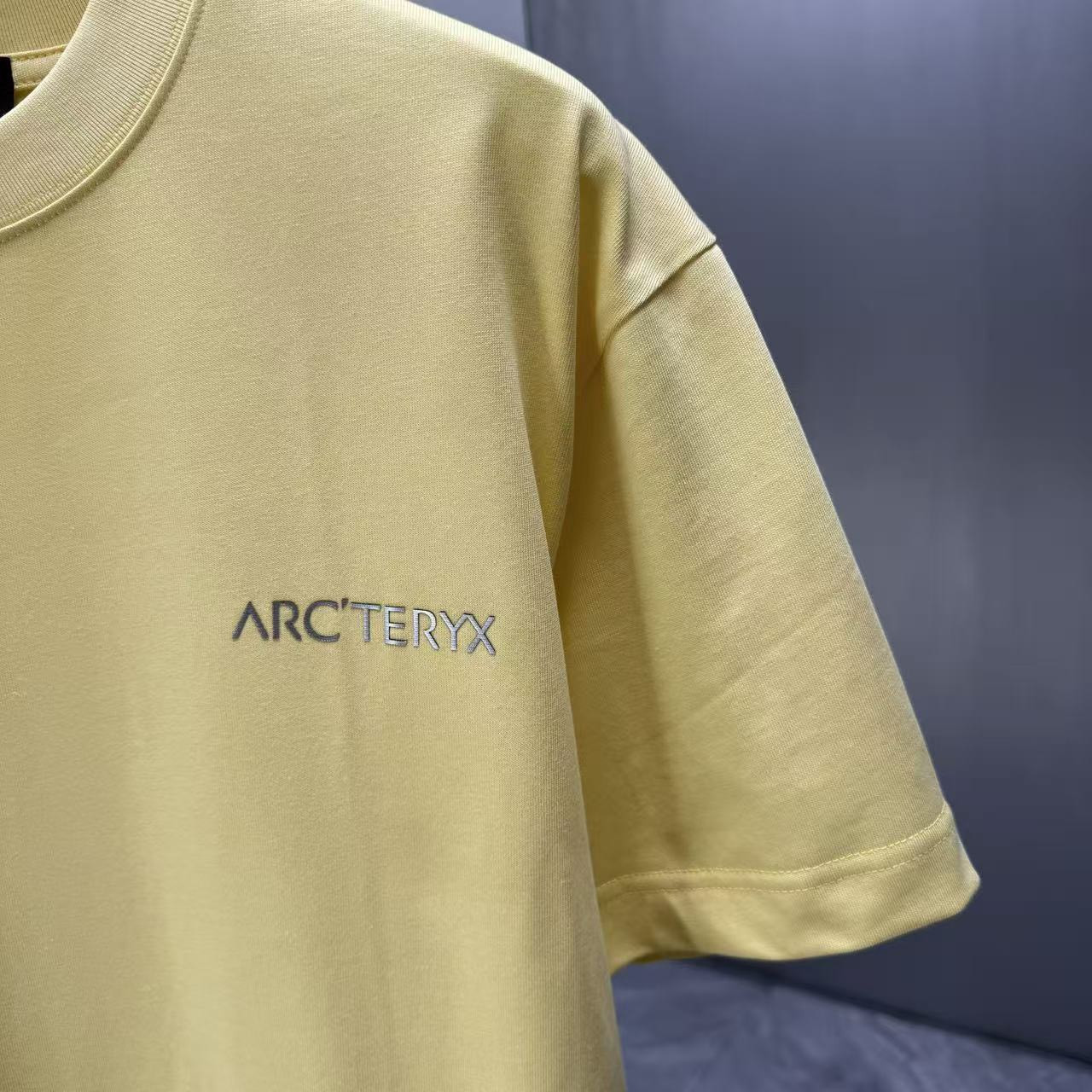 <p>Arc'teryx 短袖T恤(黃)</p>