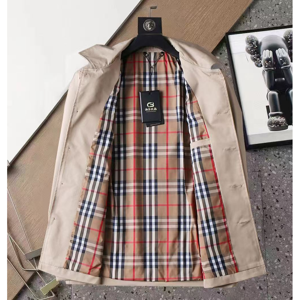 <p>BURBERRY 男士夹克外套(卡其)</p>