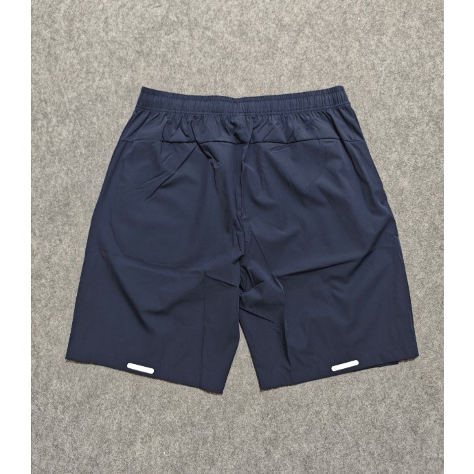 <p>DESCENTE 速乾短褲(藏青)</p>