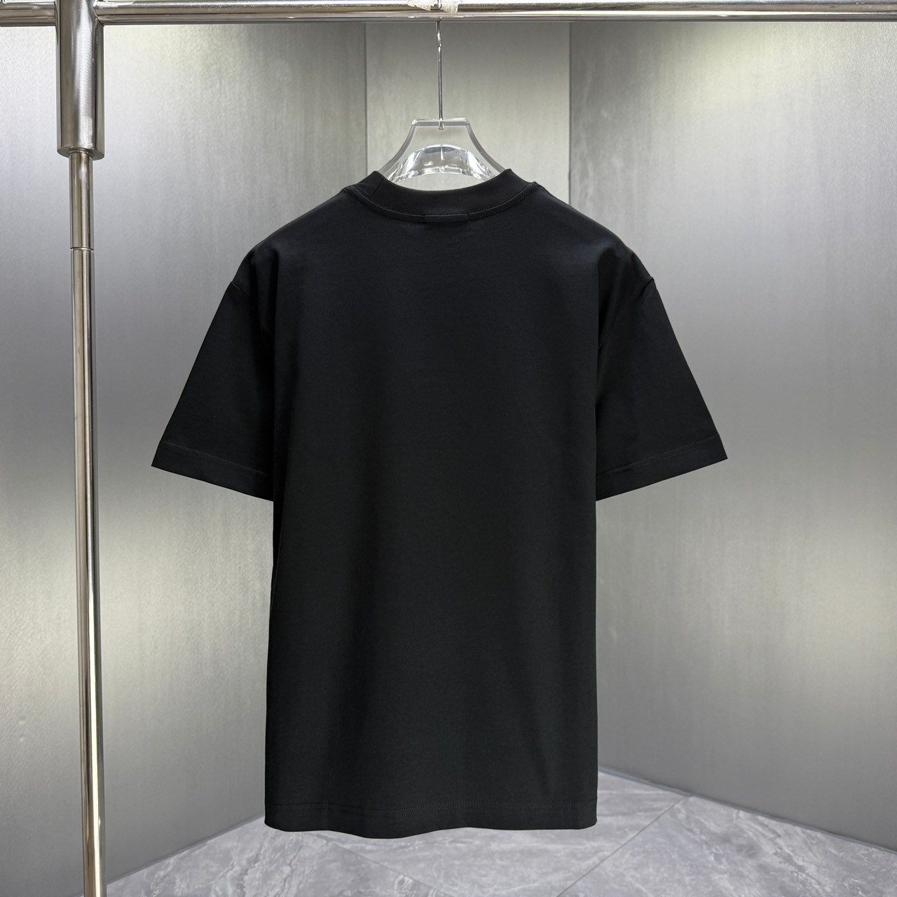 <p>Moncler 短袖T恤(黑)</p>