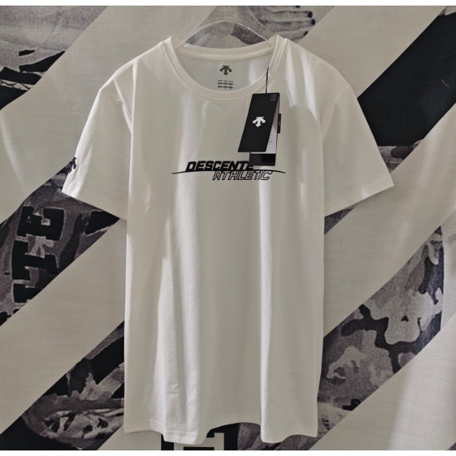 <p>DESCENTE 短袖T恤</p>