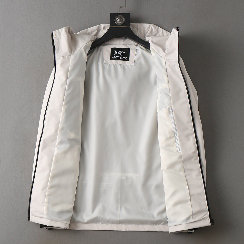 <p>Arc'teryx 新款男士夹克外套</p>