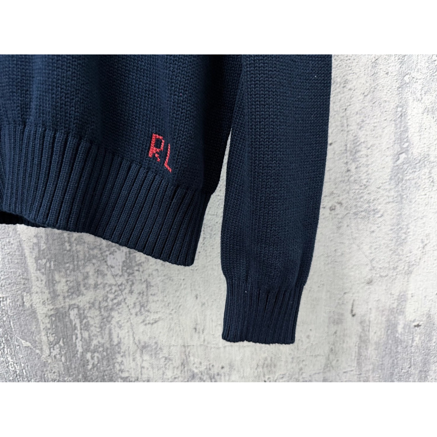<p>Ralph Lauren 宽松版棉圆领针织衫(黑)</p>