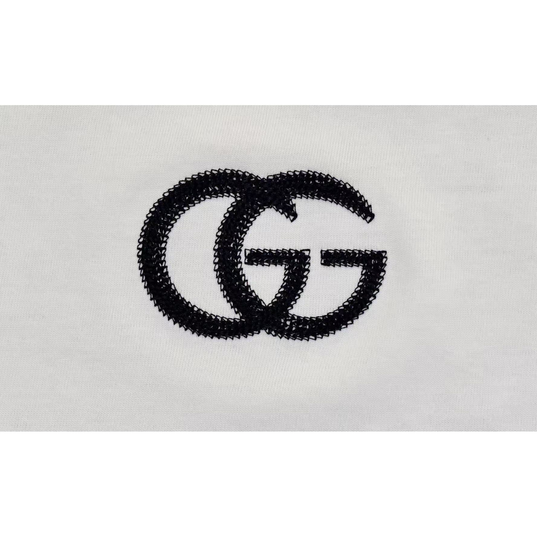 <p>GUCCI&nbsp;长袖卫衣T恤(白)</p>