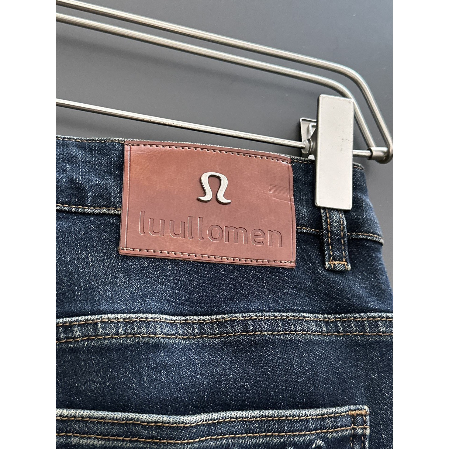 <p>lululemon 高品质牛仔裤</p>
