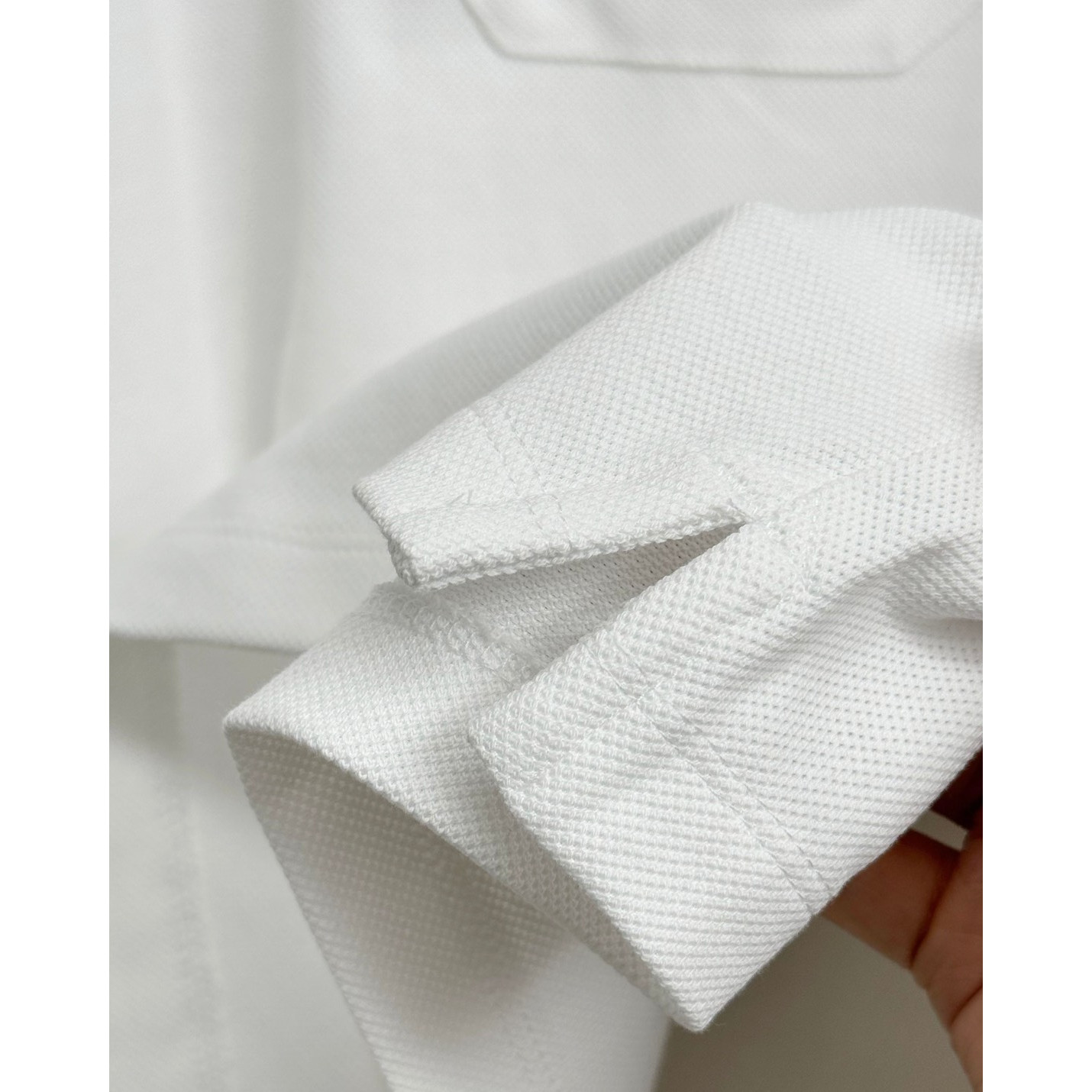 <p>DIOR&nbsp;短袖翻领polo衫(白)</p>