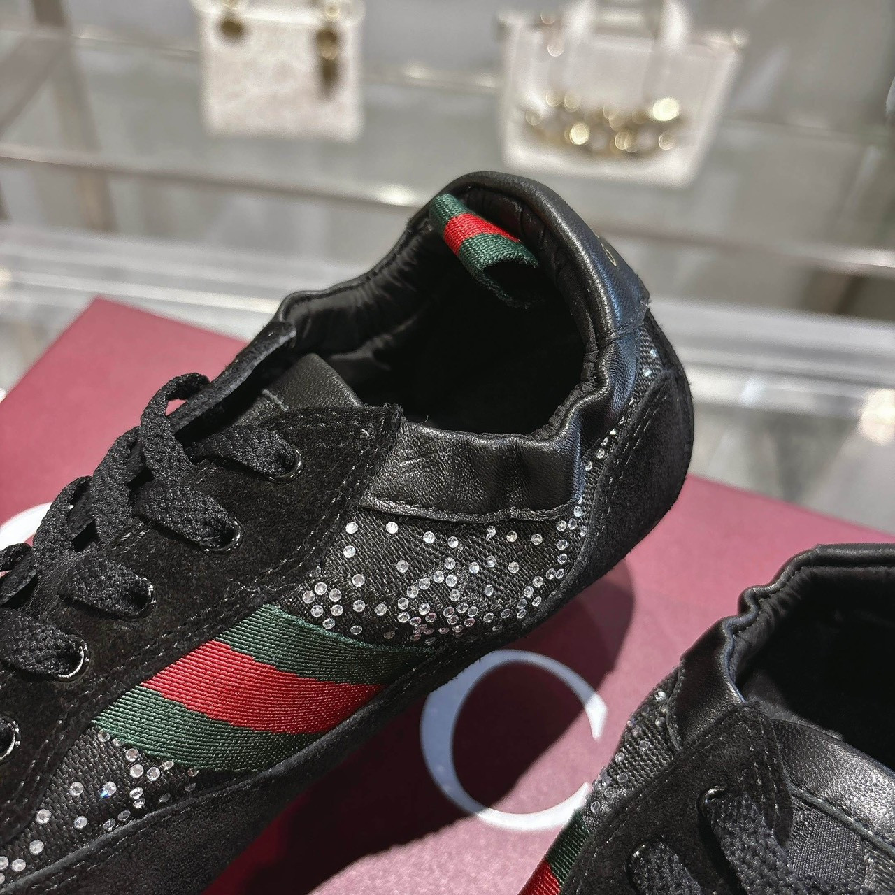 <p>GUCCI 水晶钻鞋(黑)</p>