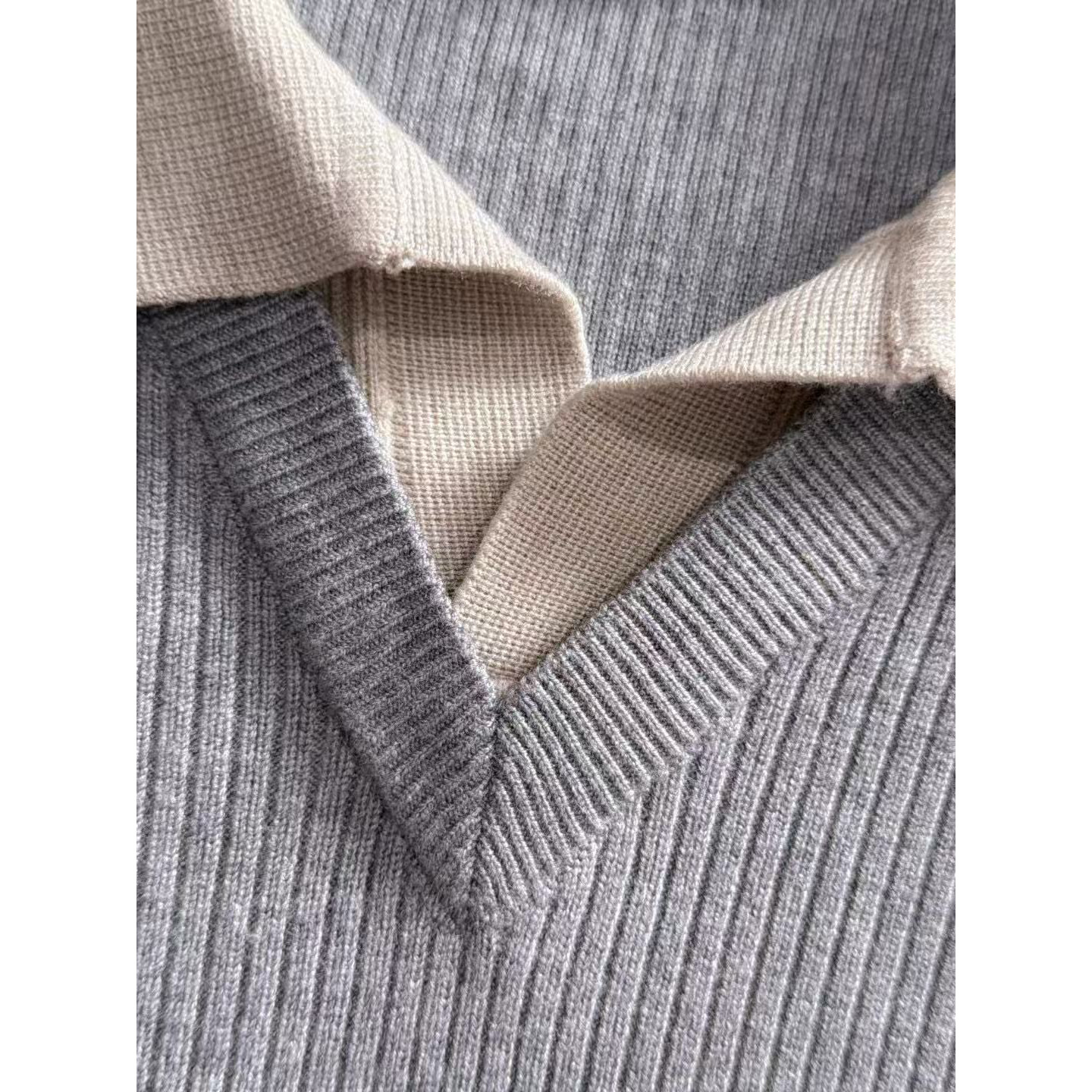 <p>GUCCI 秋冬官网最新毛衣(灰)</p>
