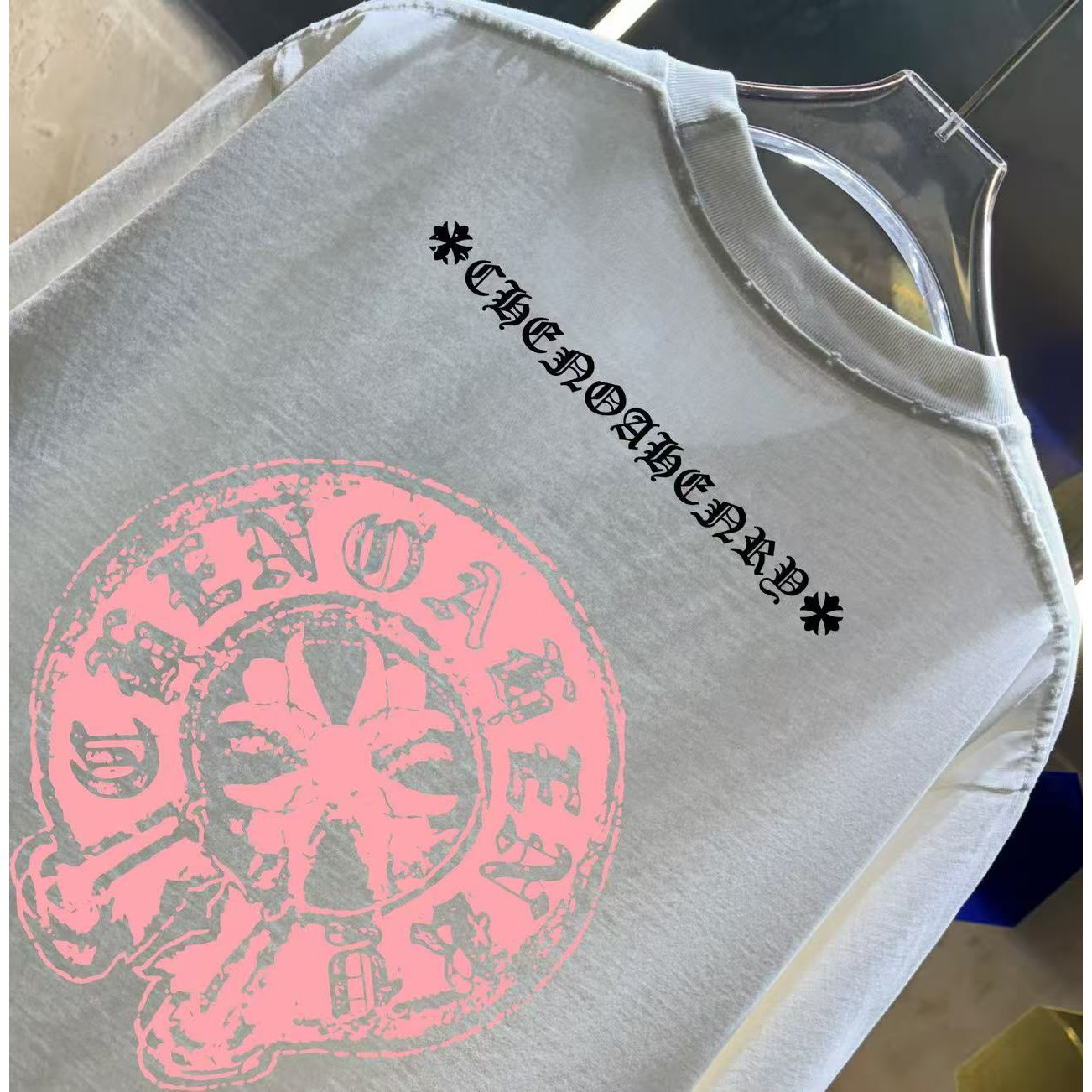 <p>CHROME HEARTS&nbsp;洗水磨破短袖T恤(洗水白)</p>