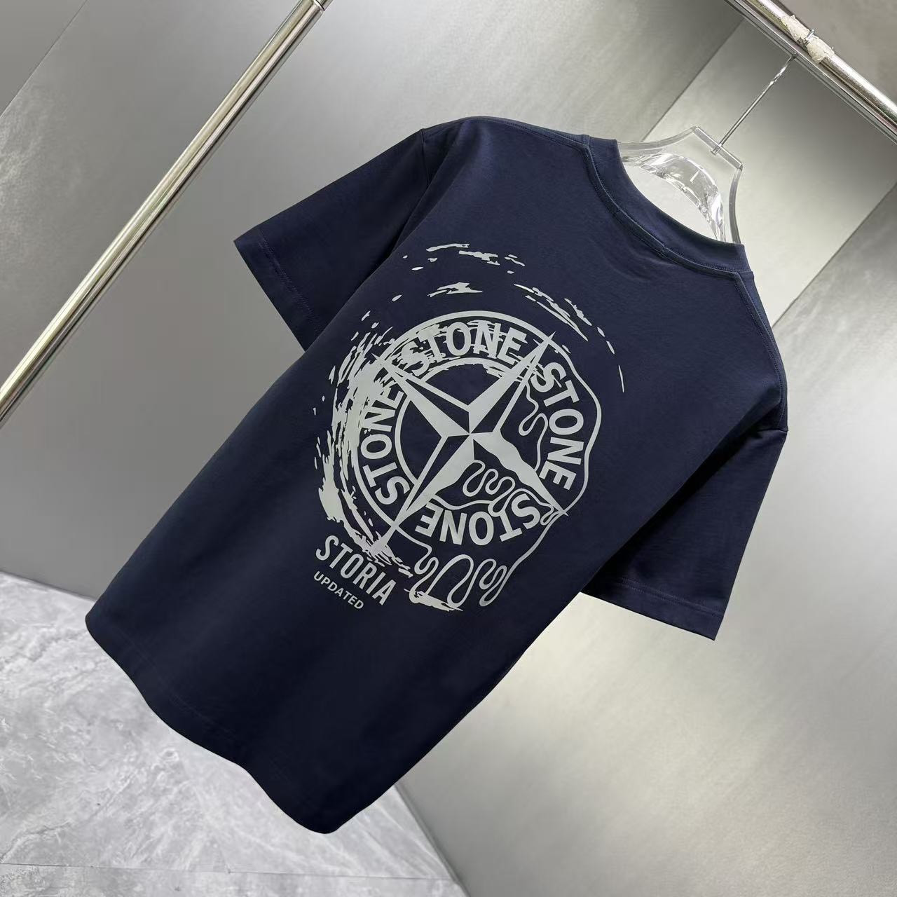 <p>Stone Island 短袖T恤(深藍)</p>