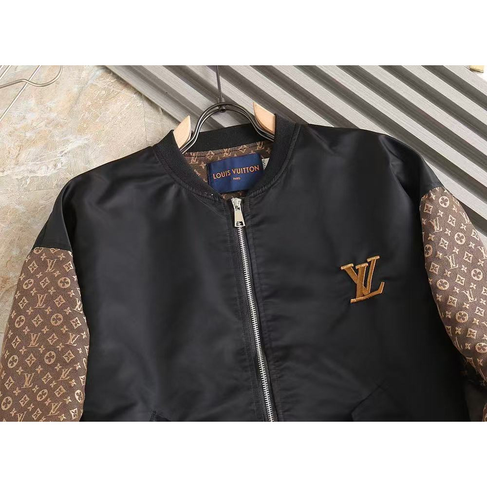 <p>LV 男士夹克外套(黑)</p>