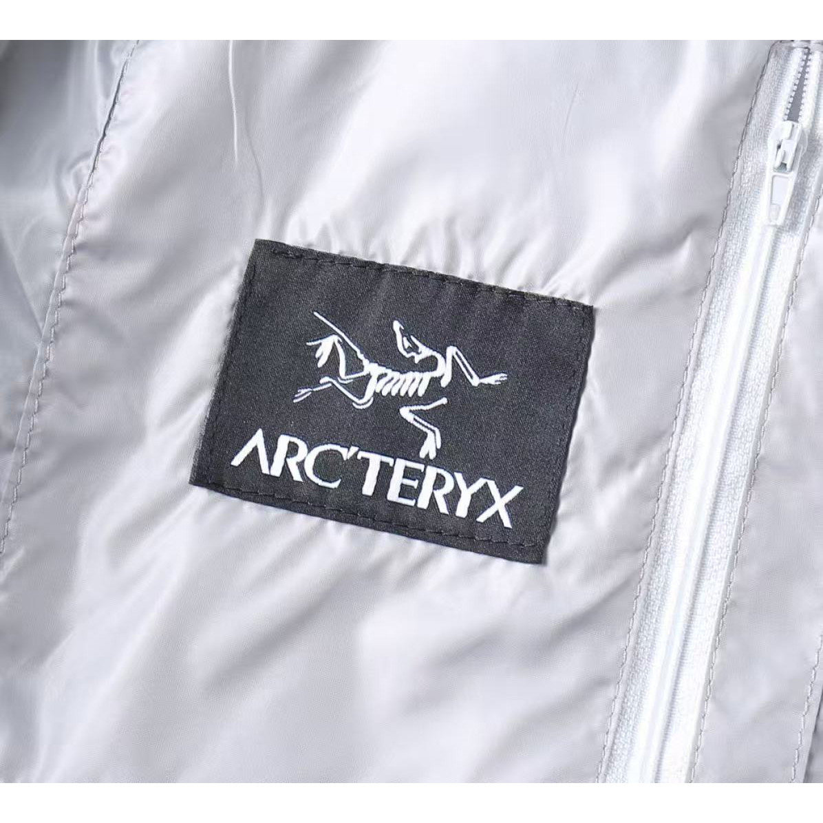 <p>Arc'teryx 男士夹克外套(800818)</p>