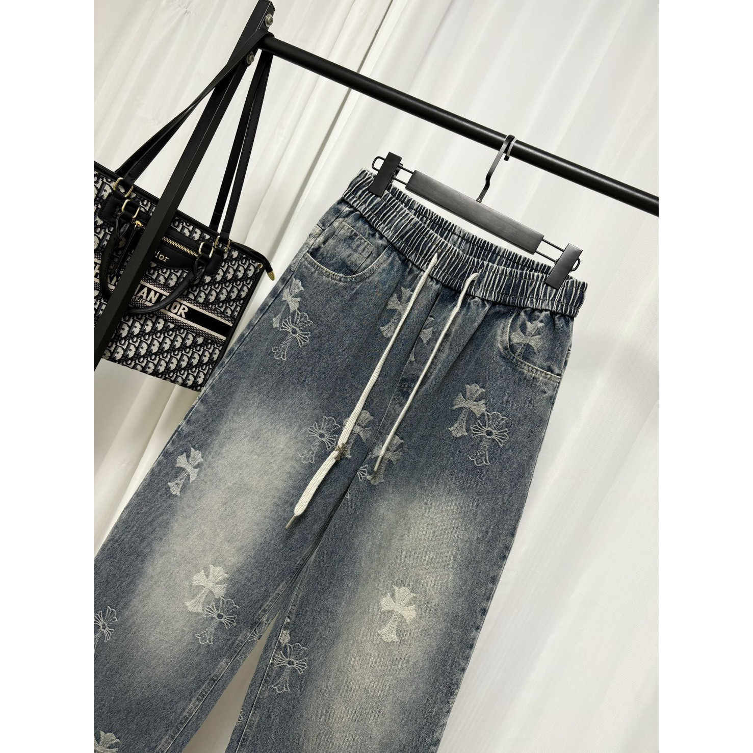 <p>Chrome Hearts 牛仔长裤</p>