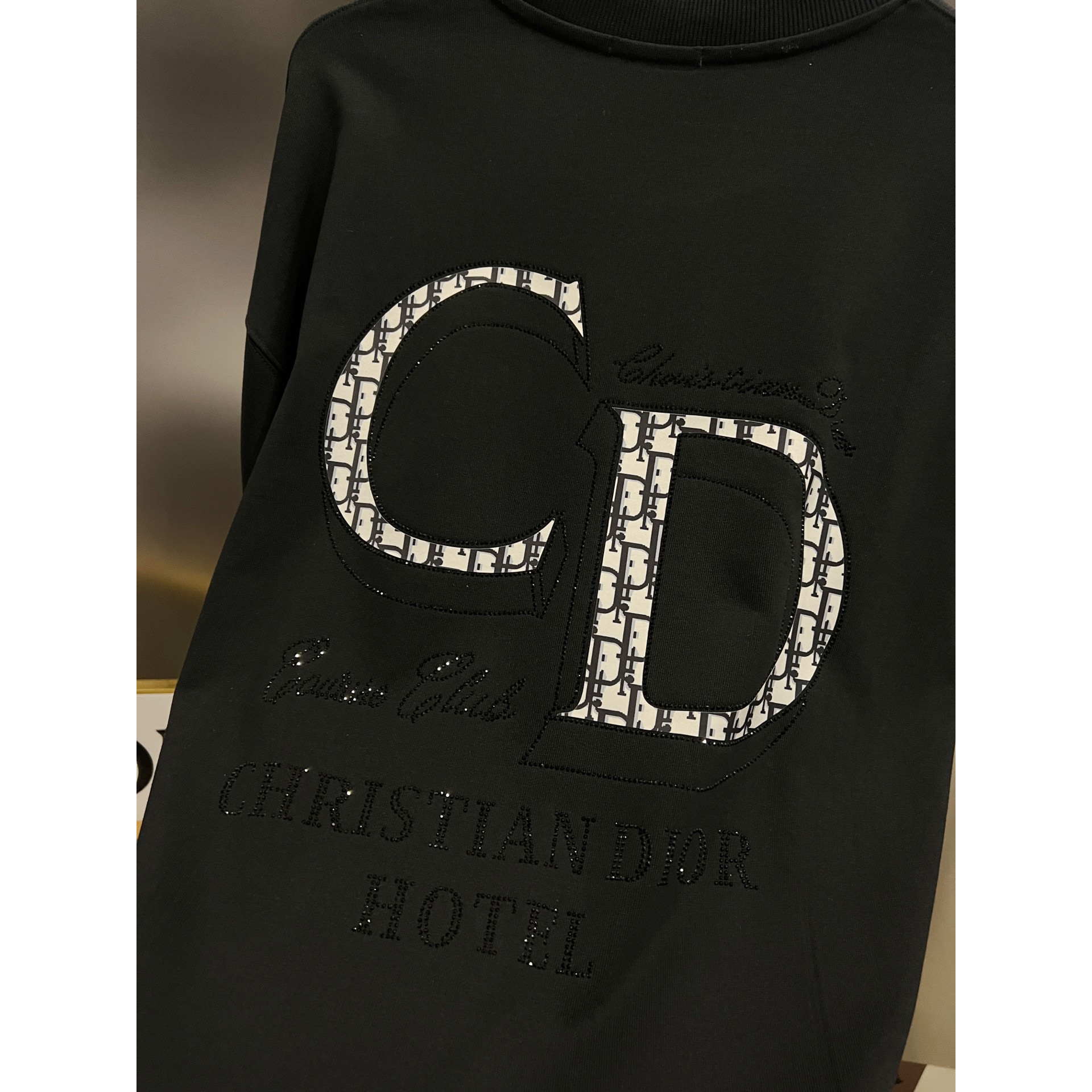 <p>DIOR 圆领长袖卫衣(白)</p>