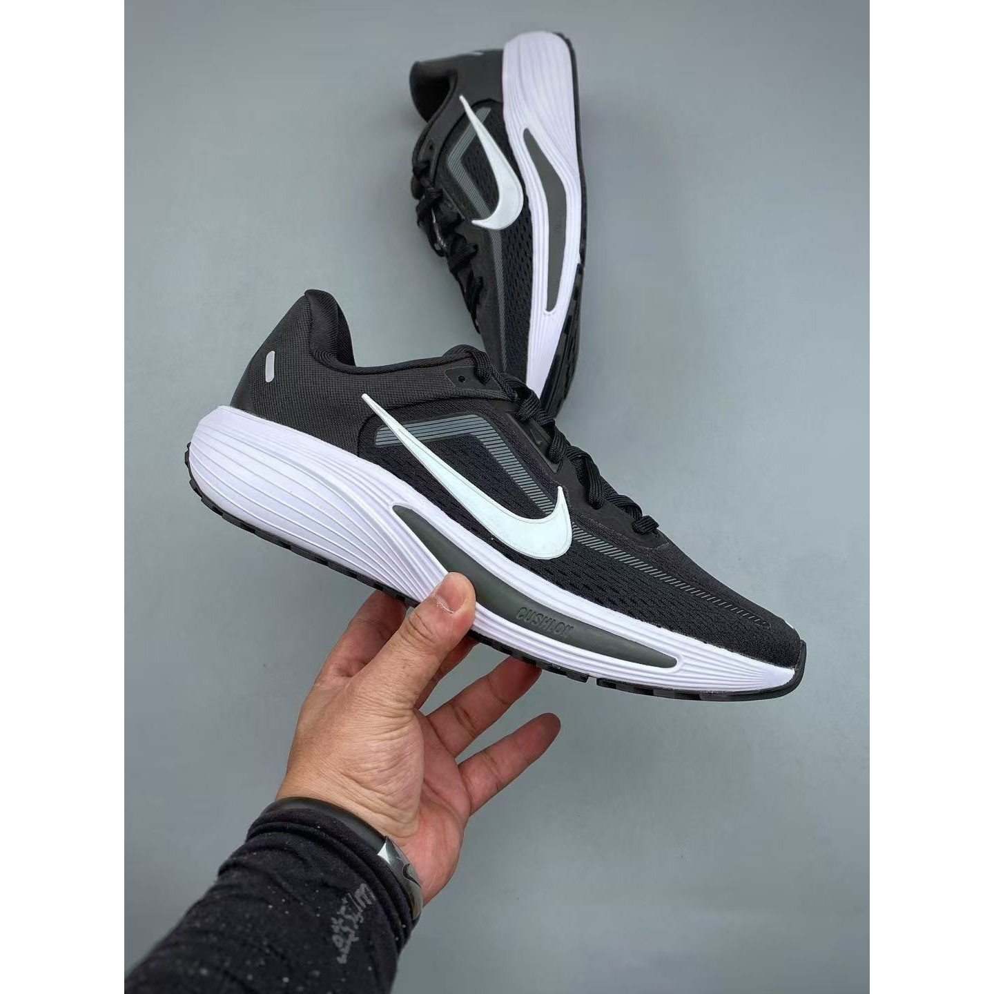 <p>Nike Quest 7 休闲慢跑鞋(黑)&nbsp;</p>