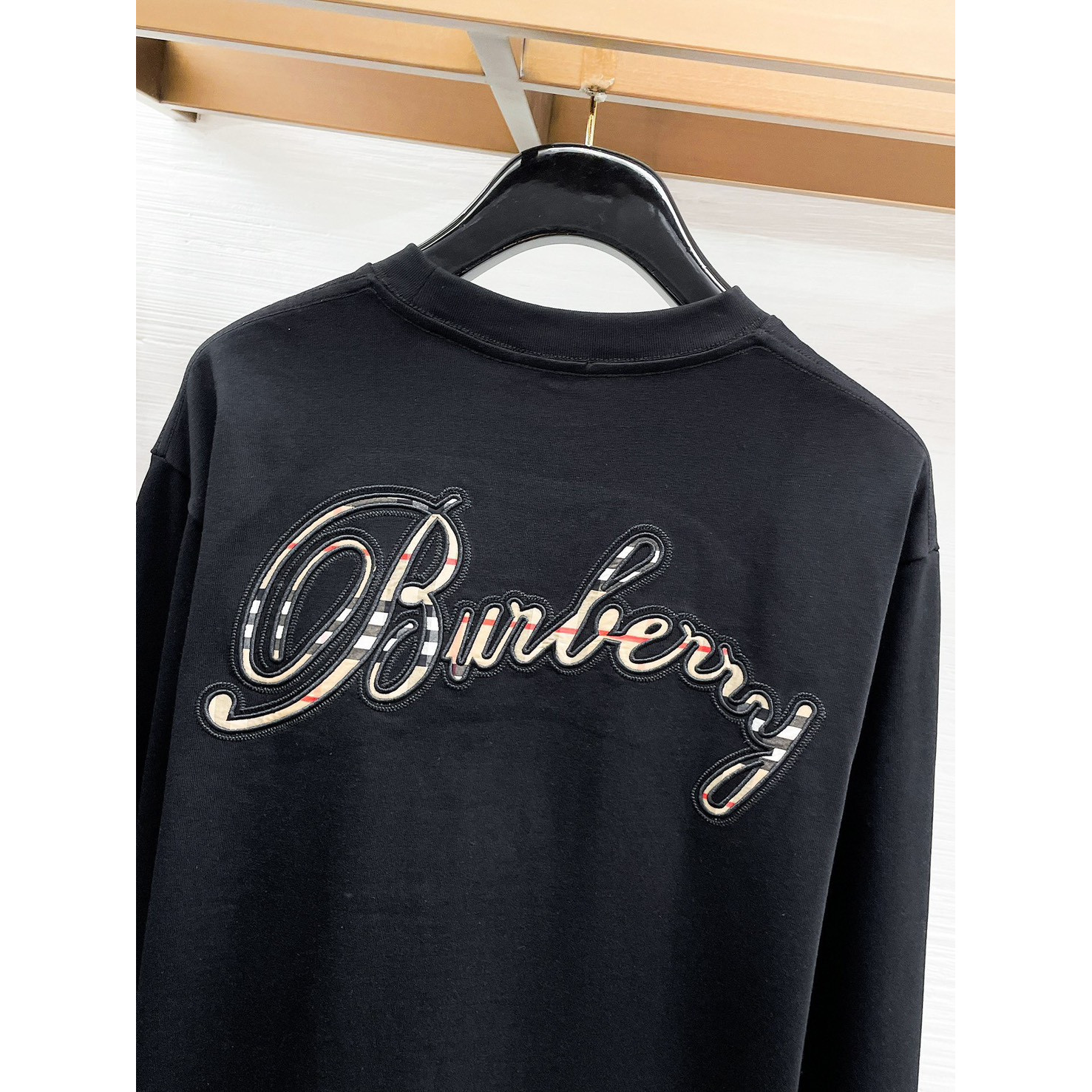 <p>BURBERRY 长袖T恤(黑)</p>