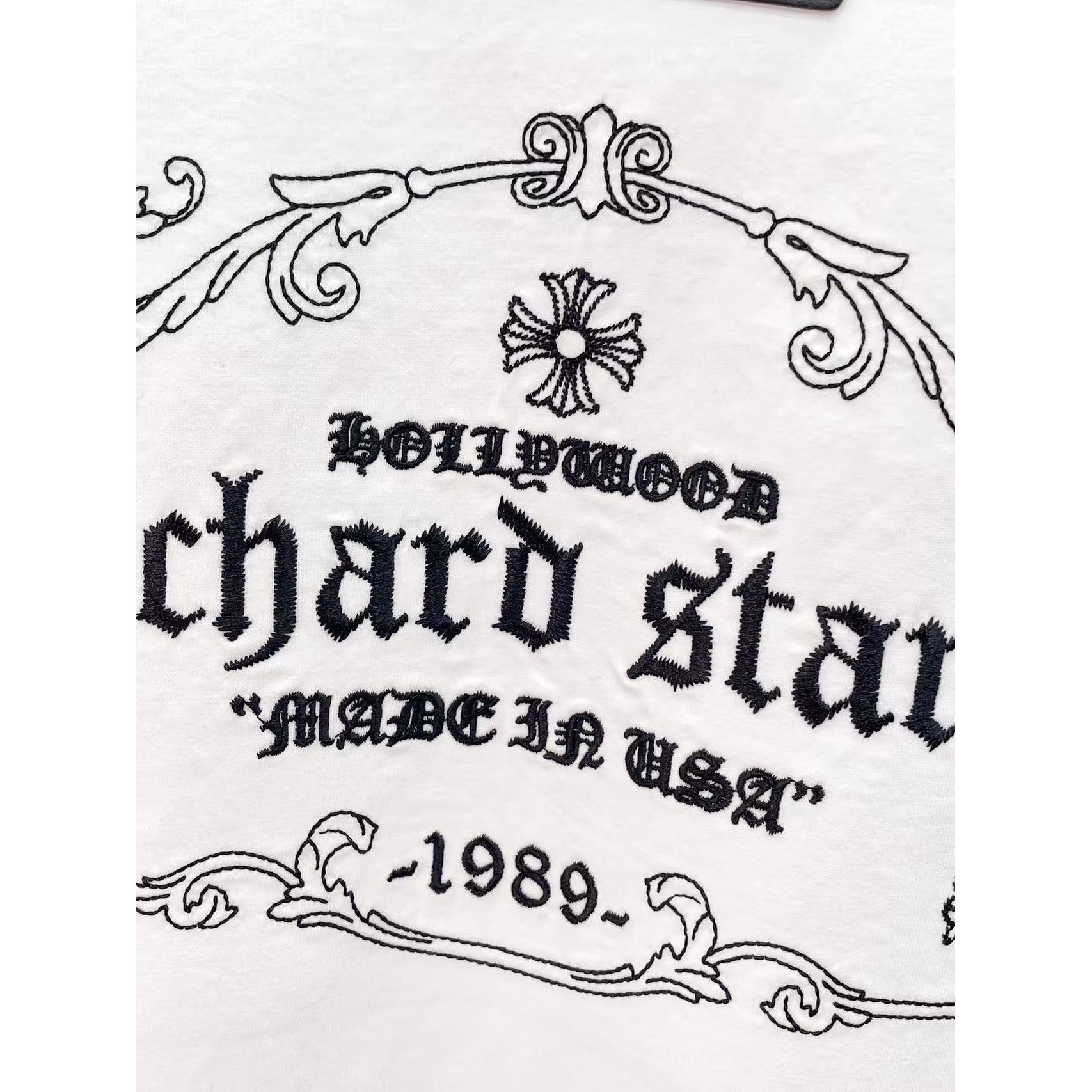 <p>CHROME HEARTS 专柜新款短袖T恤(白)</p>