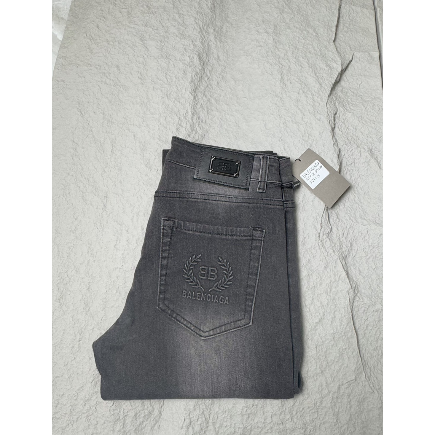 <p>Balenciaga 牛仔褲</p>