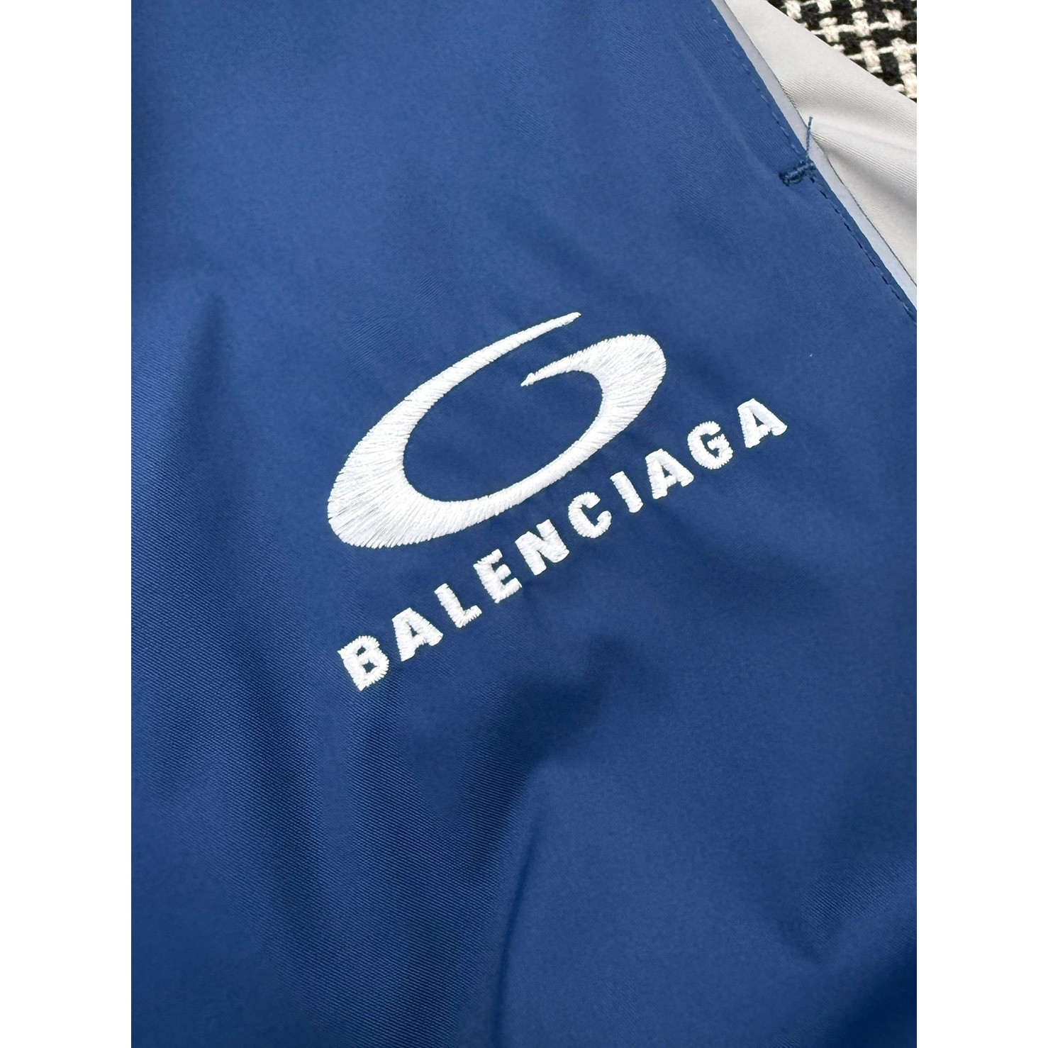 <p>Balenciaga 环圈字母刺绣撞色运动长裤(藍)</p>