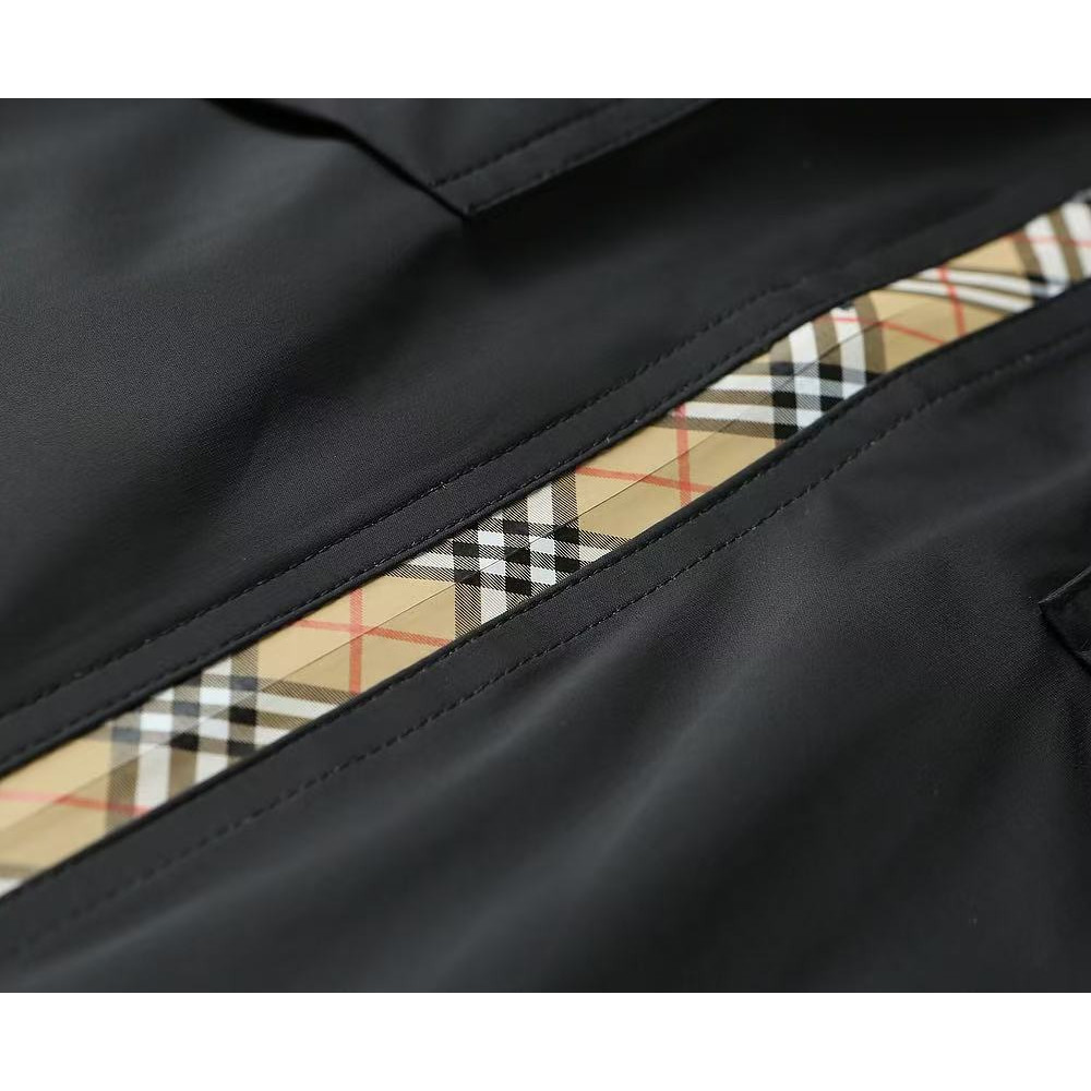 <p>BURBERRY 男士夹克外套(黑)</p>