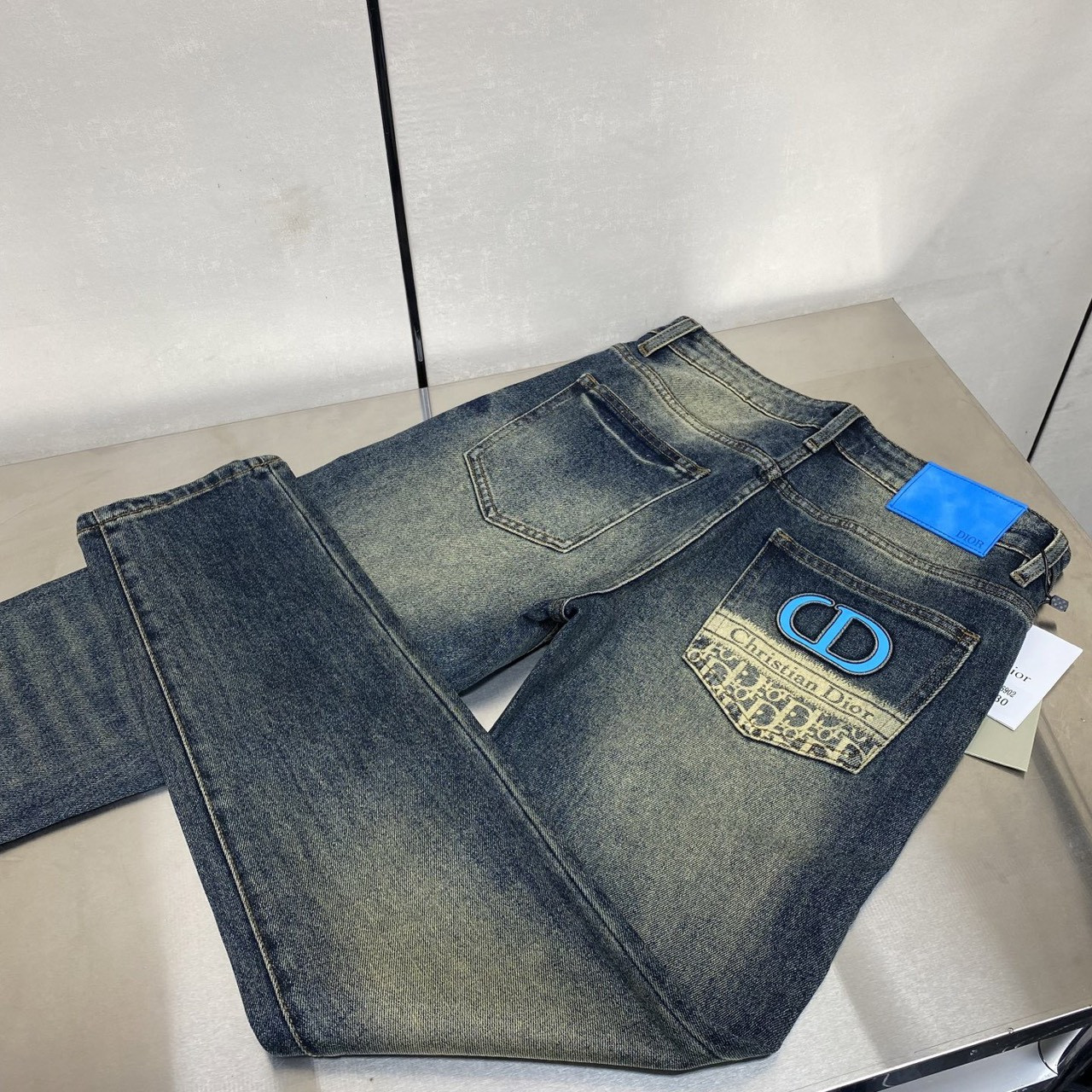 <p>DIOR 丹宁水洗牛仔裤(6902)</p>