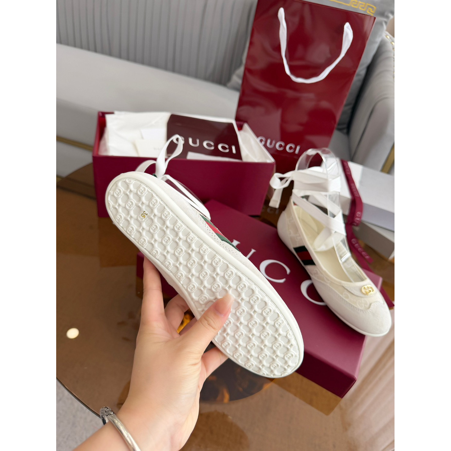 <p>GUCCI 驾车便鞋&amp;舞蹈鞋(白)</p>